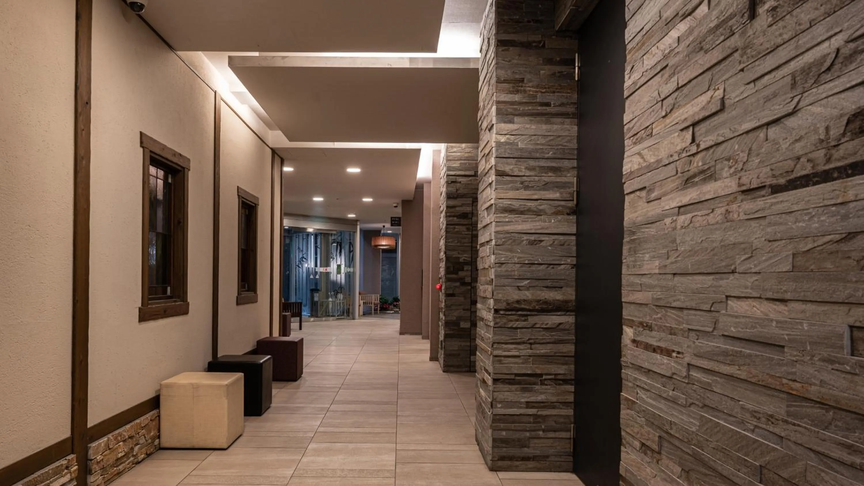 Lobby or reception in Hotel Vista Premio Kyoto Kawaramachi St