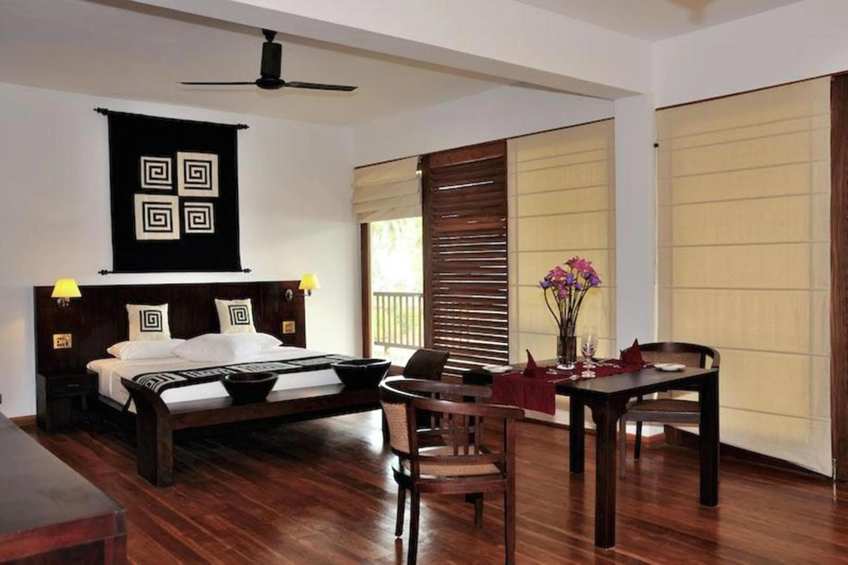Photo of the whole room, Bed in Weligama Bay Resort