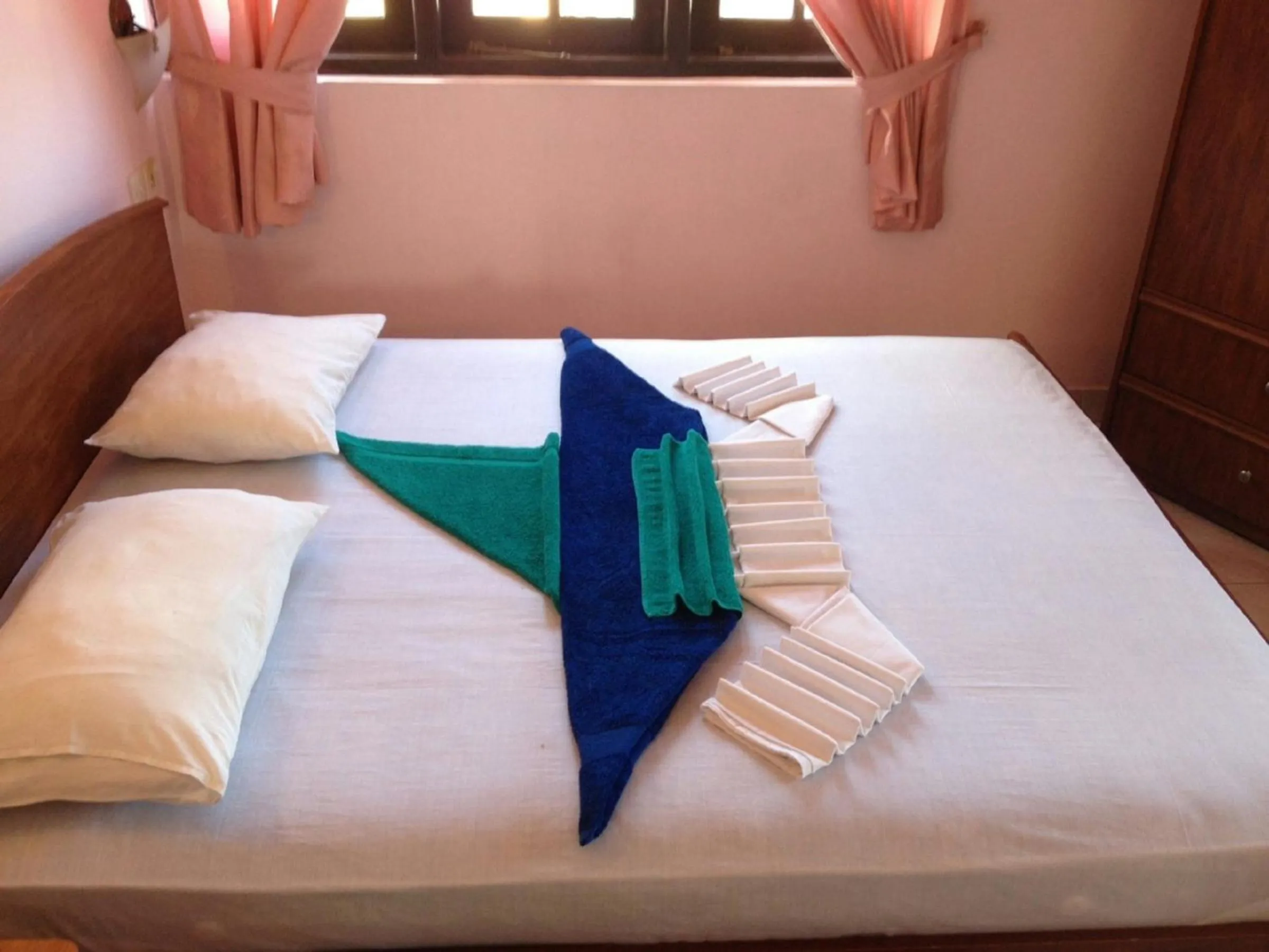 Bedroom, Bed in Hotel Red Rose