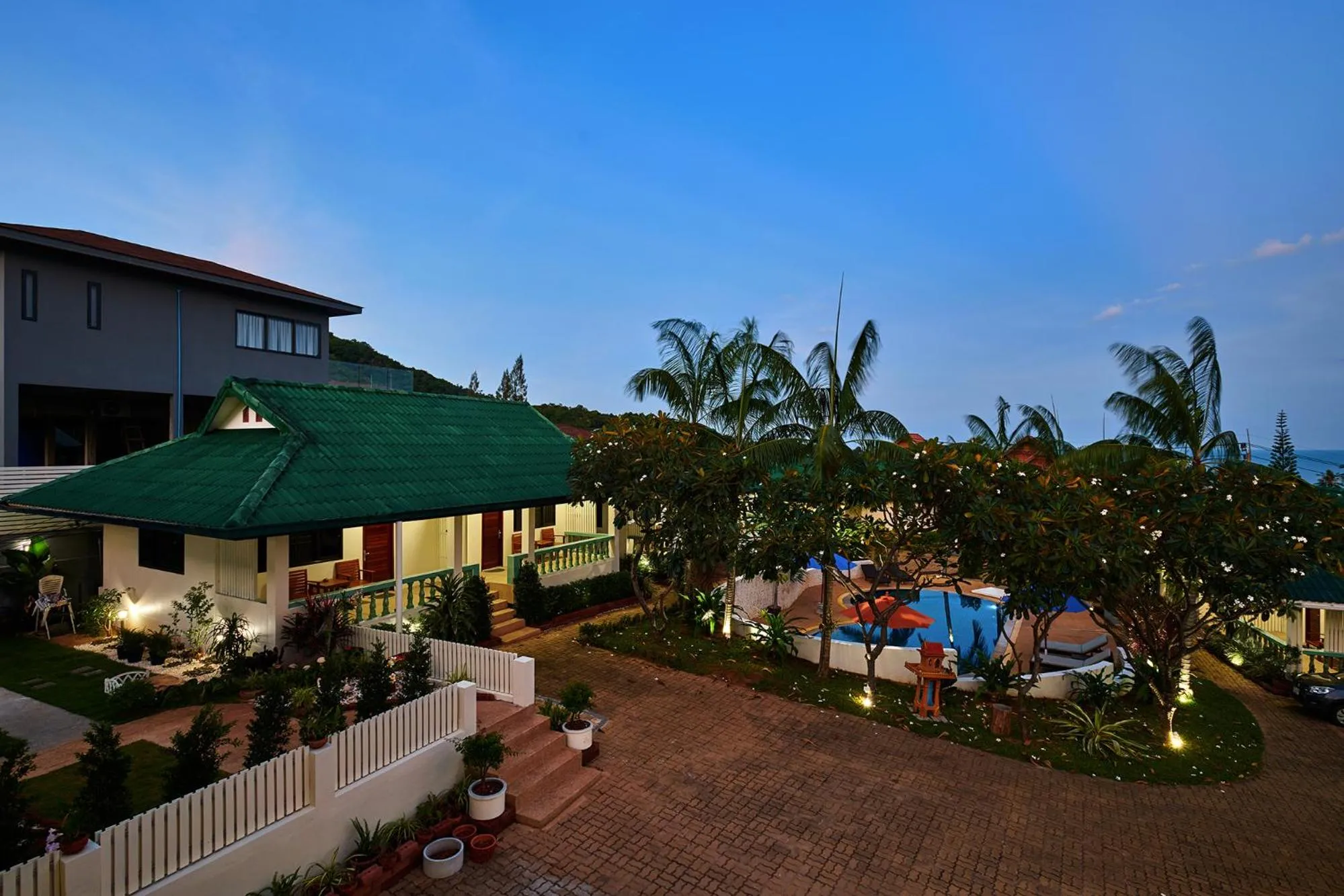 Pool view in Samui Reef View Resort