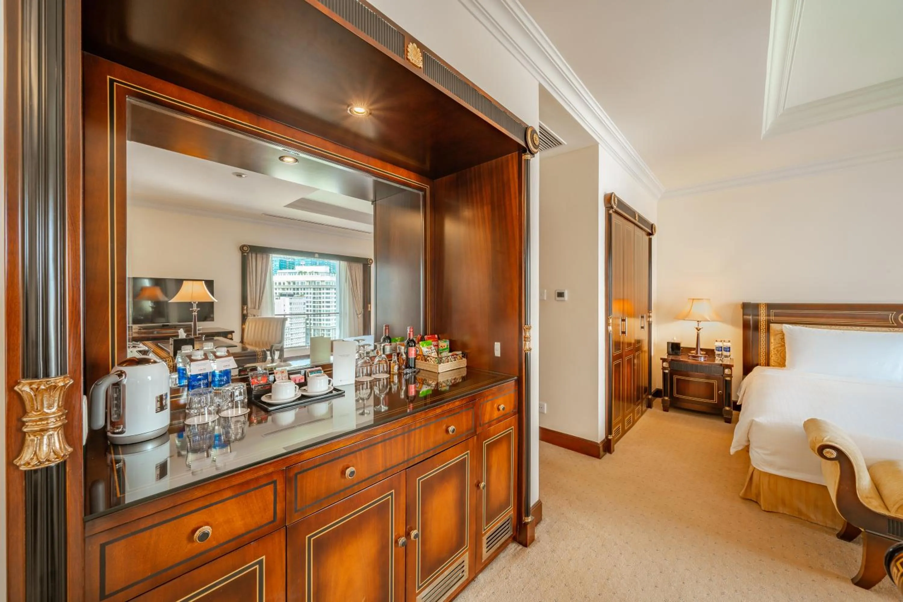 Coffee/tea facilities in Lotte Hotel Saigon