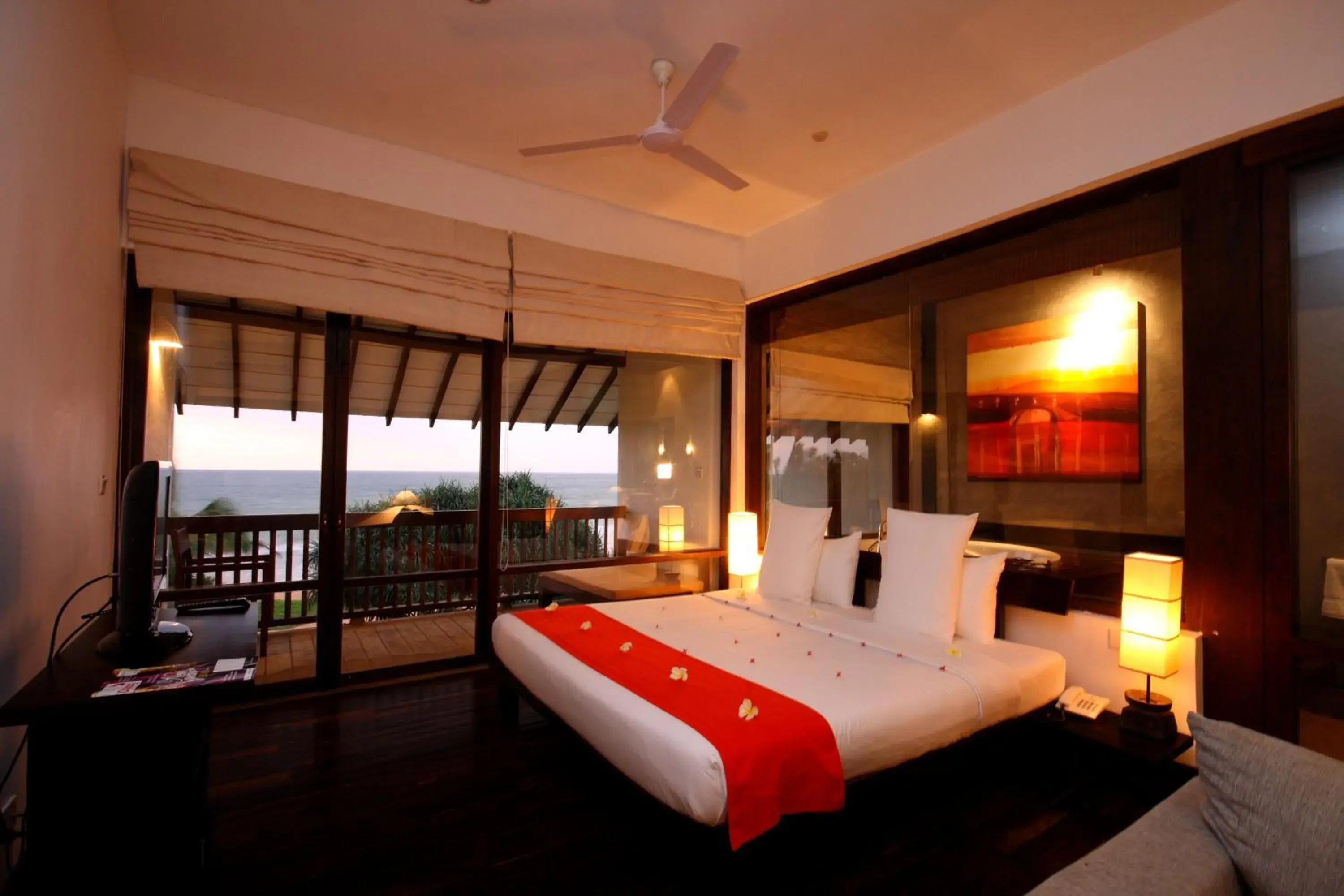 Deluxe Double Room with Ocean View and Balcony in Temple Tree Resort & Spa Deluxe Double Room with Ocean View and Balcony in Temple Tree Resort & Spa
