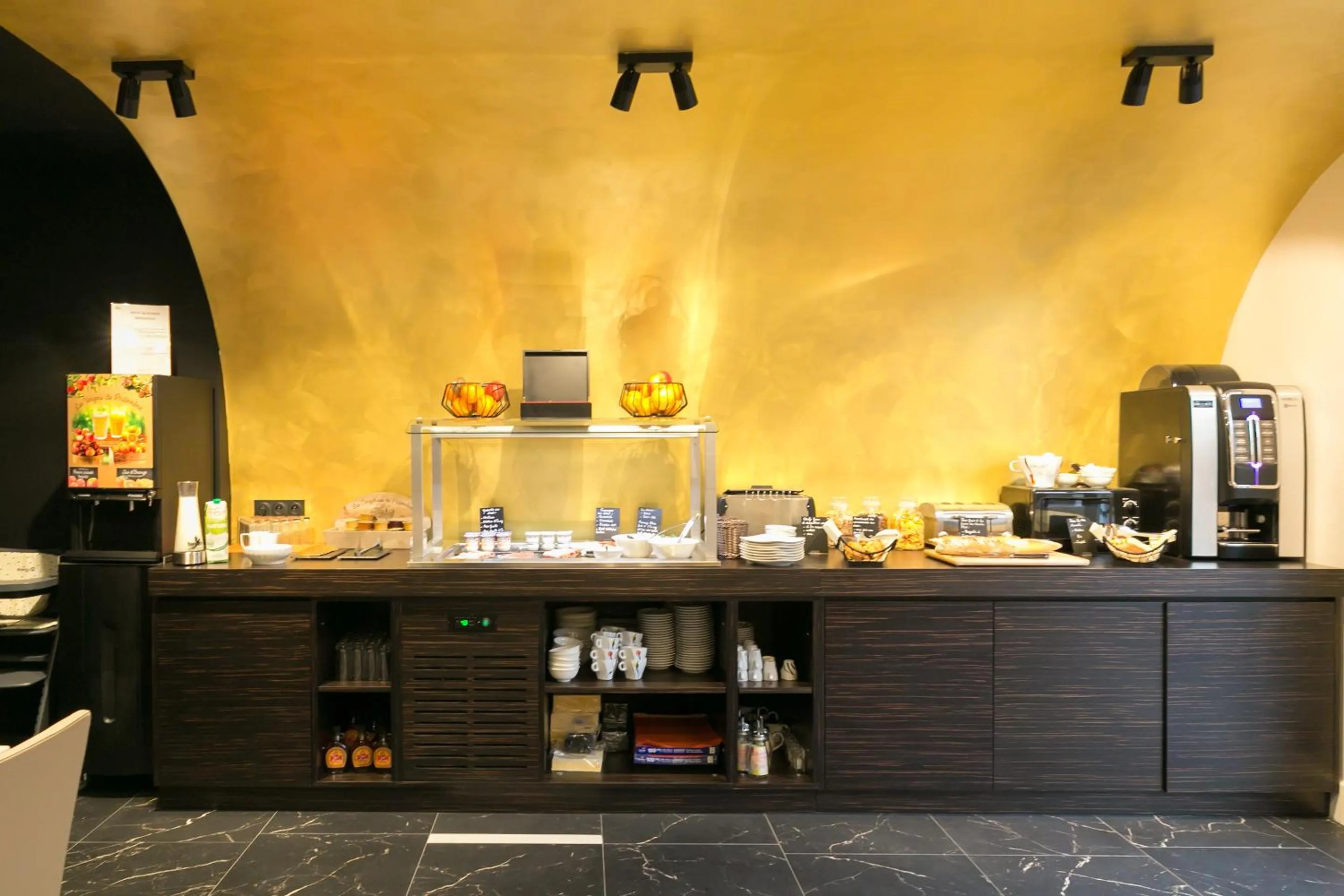 Continental breakfast in Best Western Hôtel Journel Saint-Laurent-du-Var Aéroport