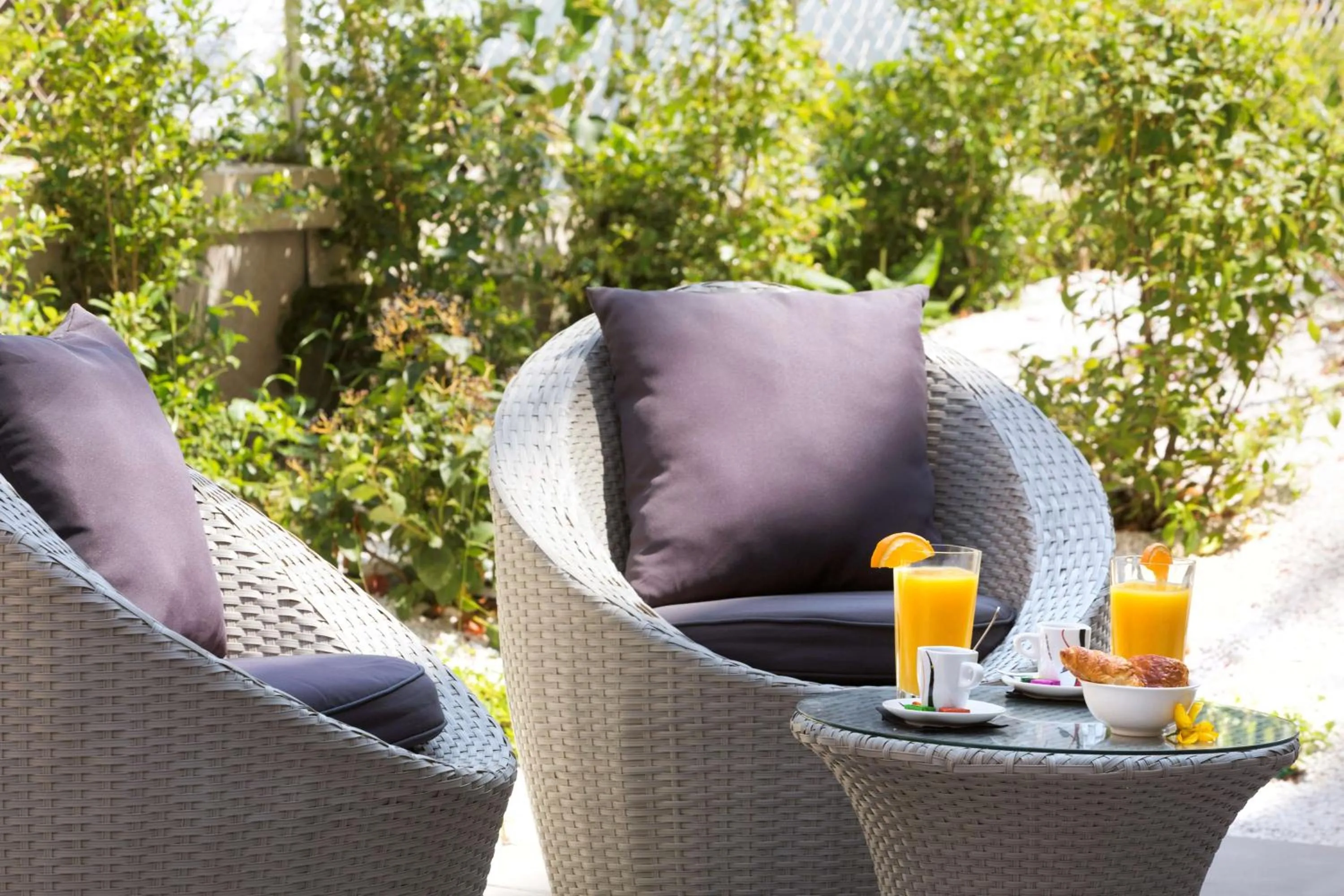 Property building in Best Western Hôtel Journel Saint-Laurent-du-Var Aéroport