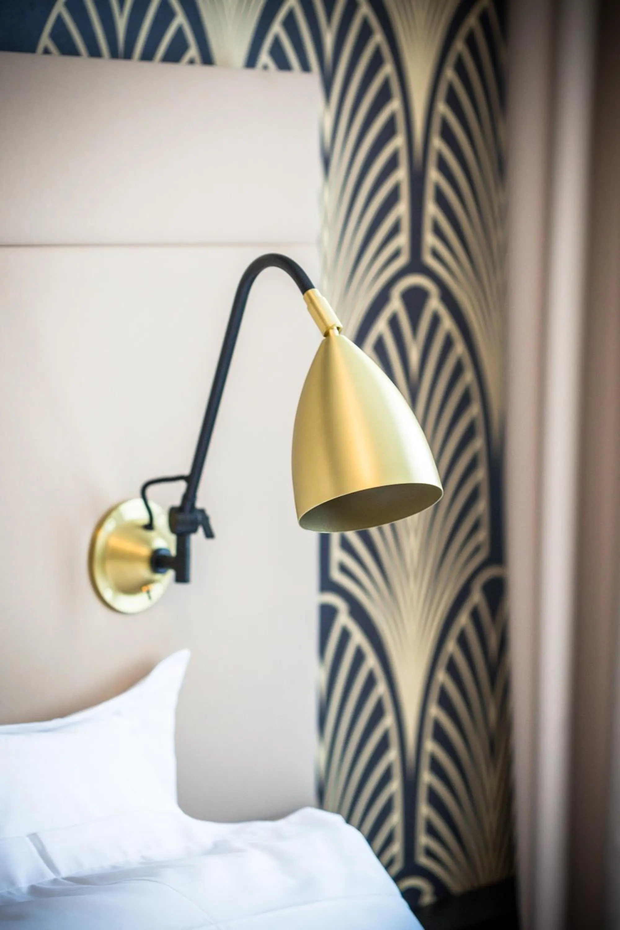 Decorative detail, Bed in Best Western Hôtel Journel Saint-Laurent-du-Var Aéroport