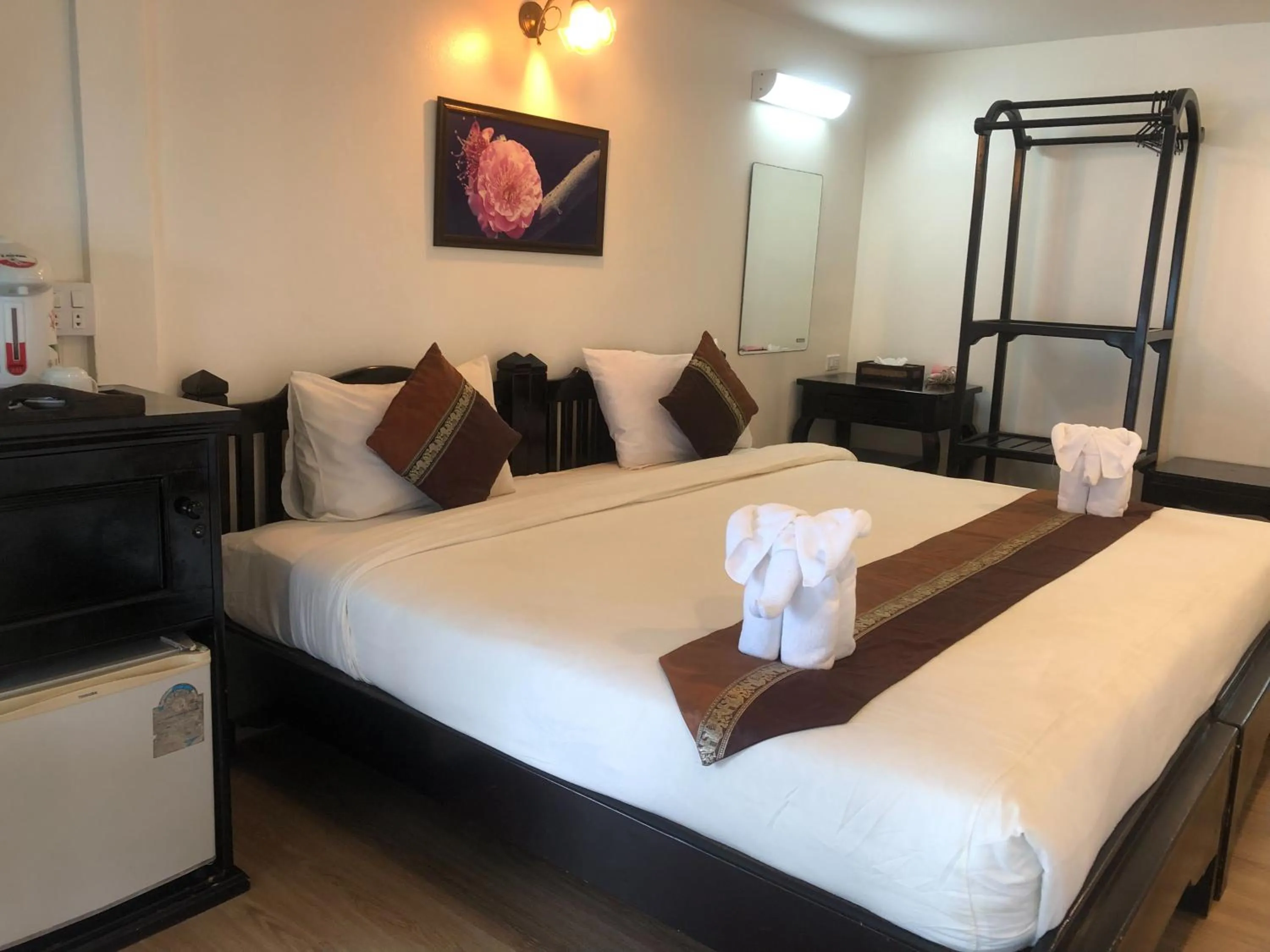 Photo of the whole room, Bed in Chang Cliff Resort