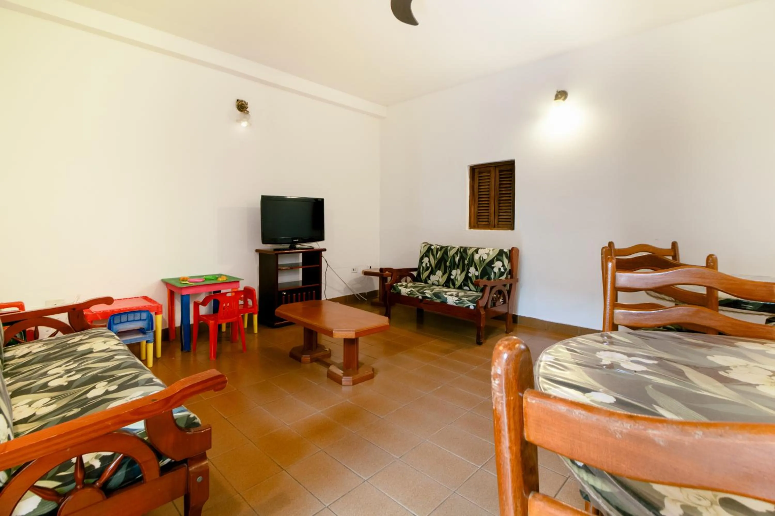 TV and multimedia in VELINN Pousada Ubatuba Tropical