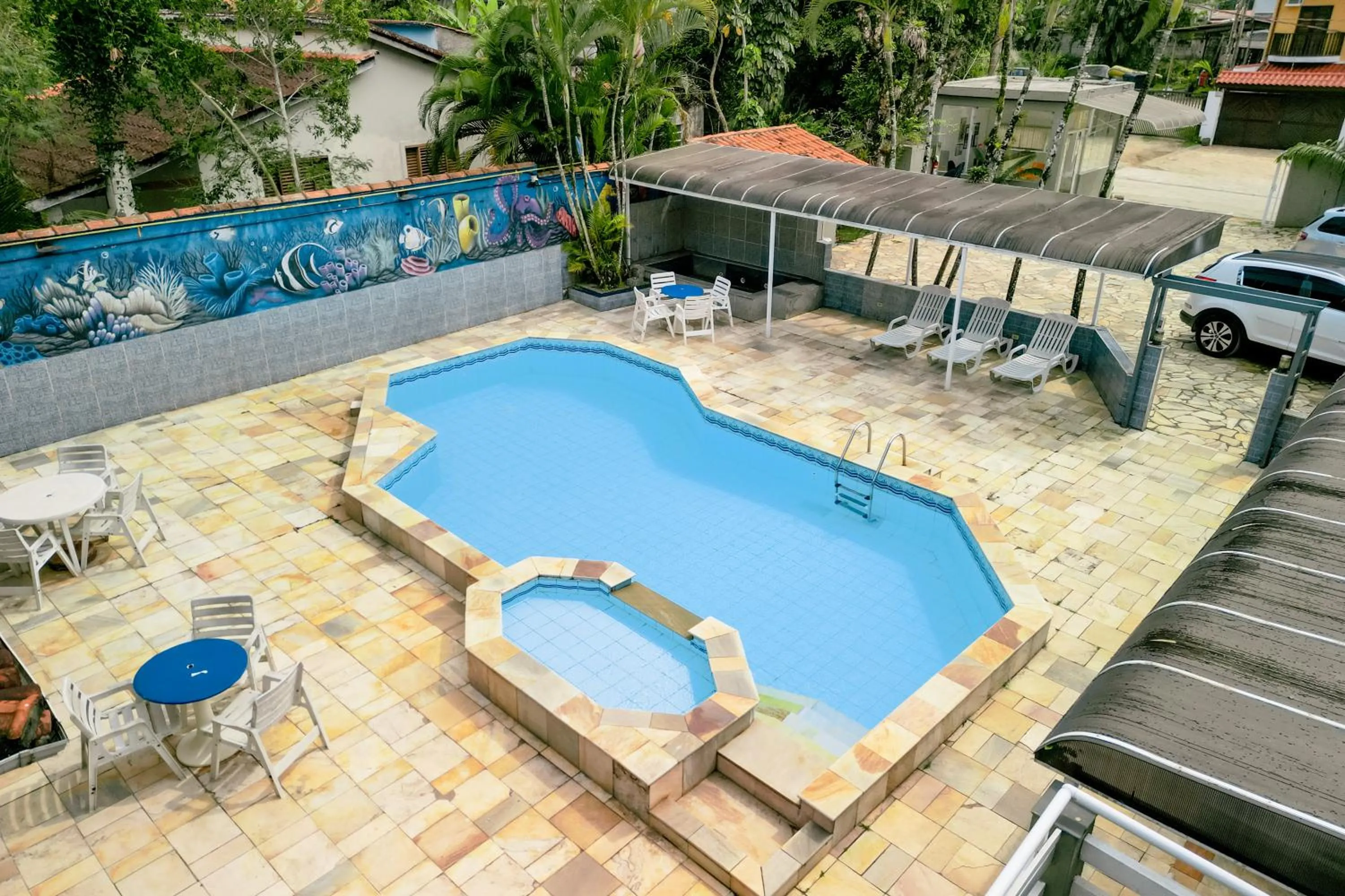 Pool view in VELINN Pousada Ubatuba Tropical