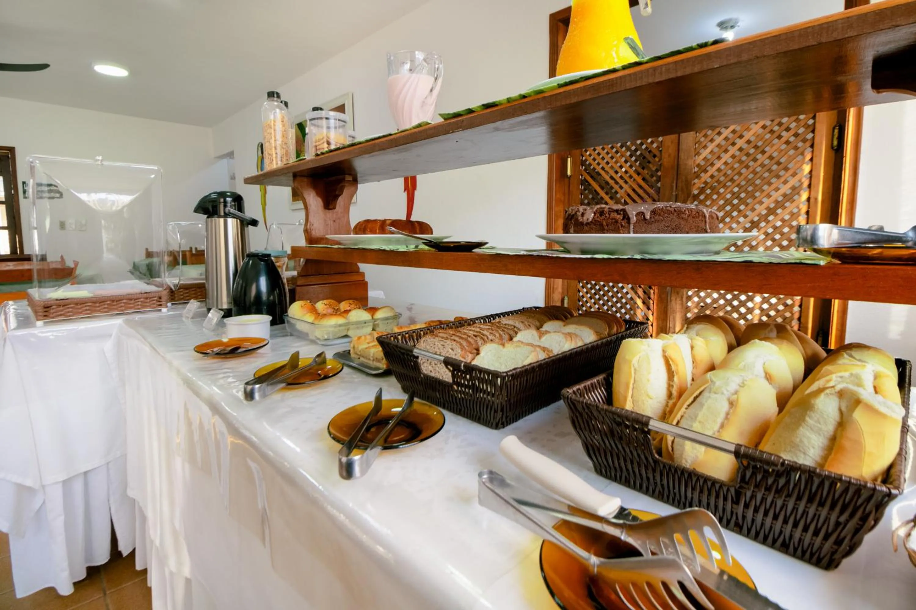 Breakfast in VELINN Pousada Ubatuba Tropical