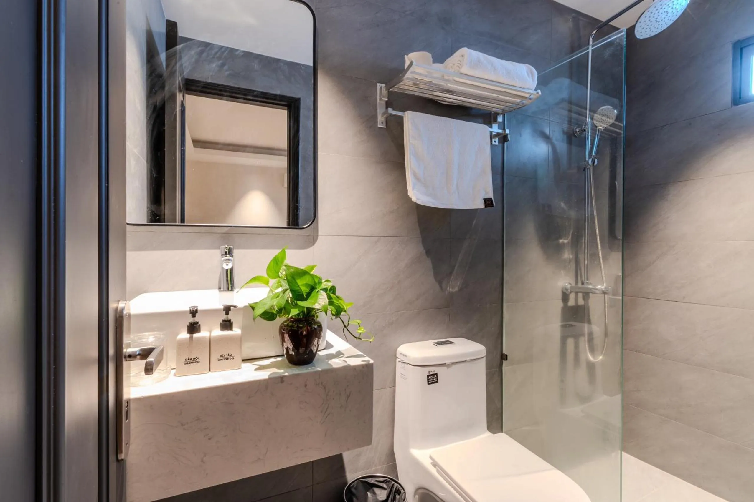 Shower in Cosmo Park Hotel