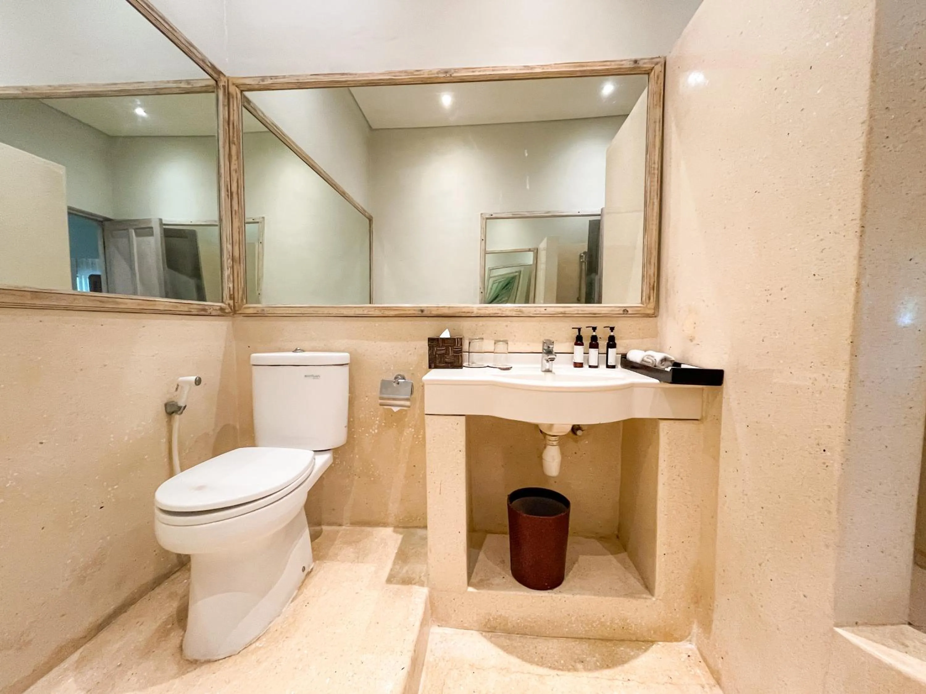 Shower in Kresna By The Sea By Kresna Hospitality