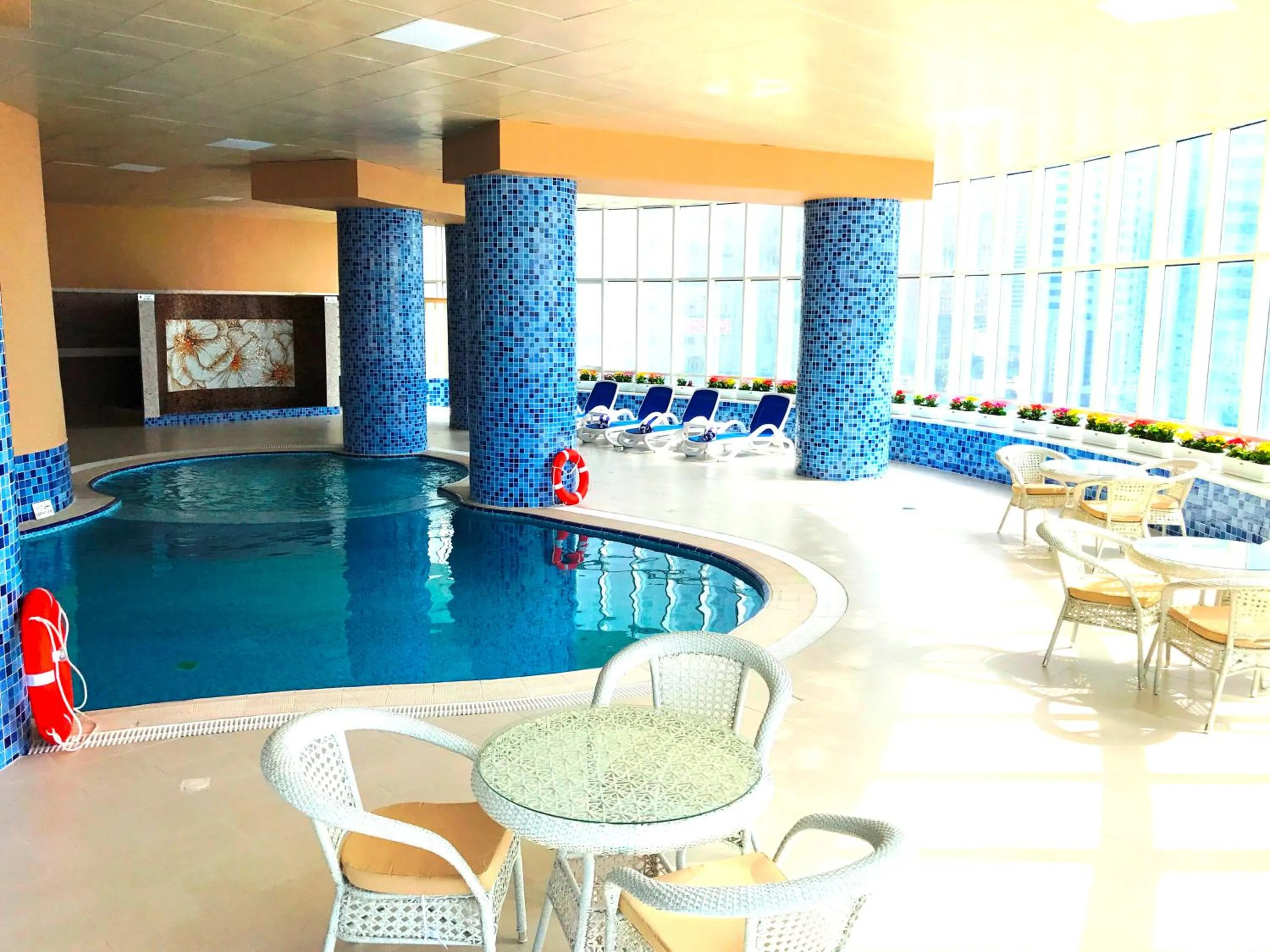 Swimming pool in Aryana Hotel