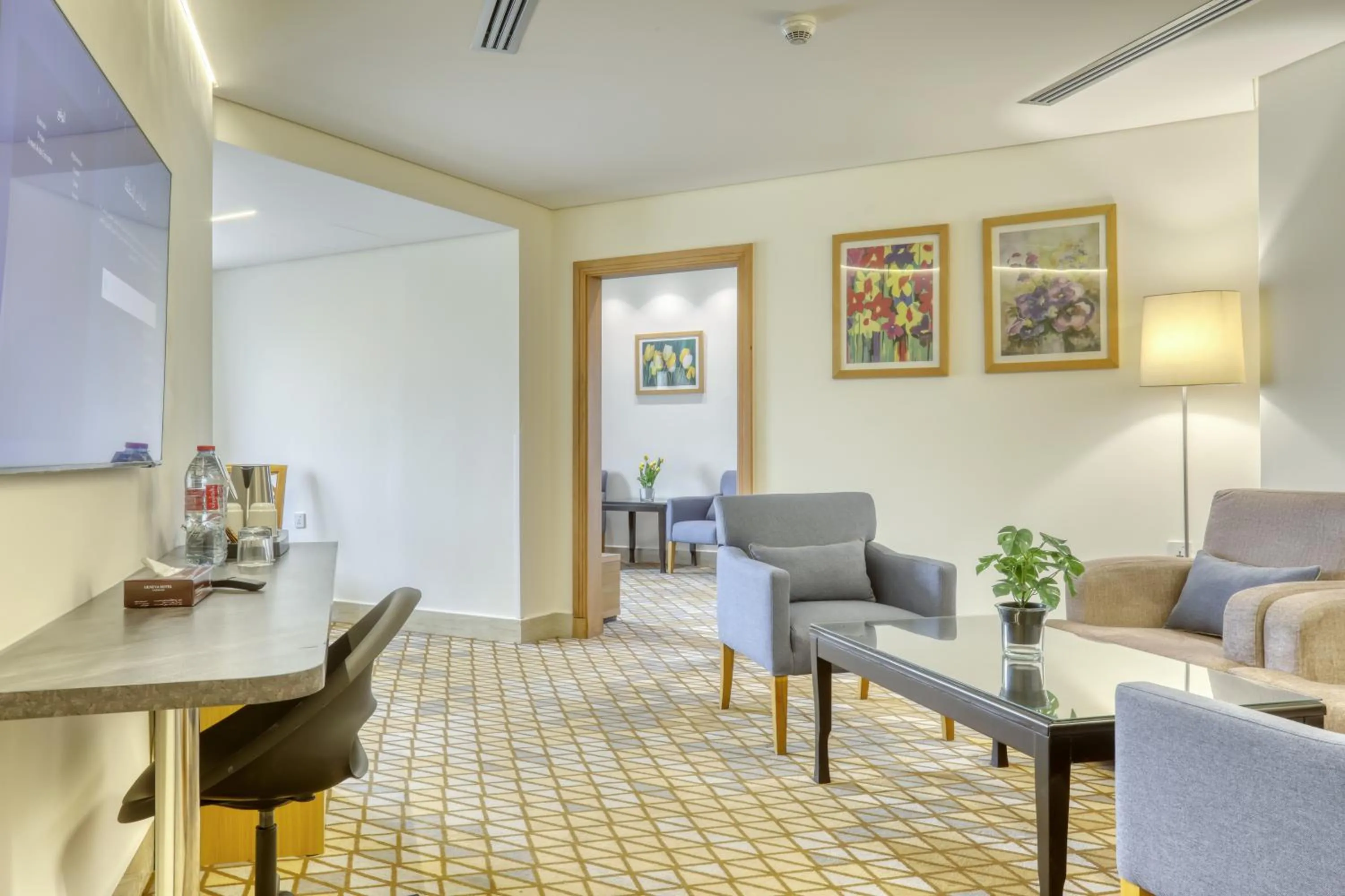 Living room in Geneva Hotel