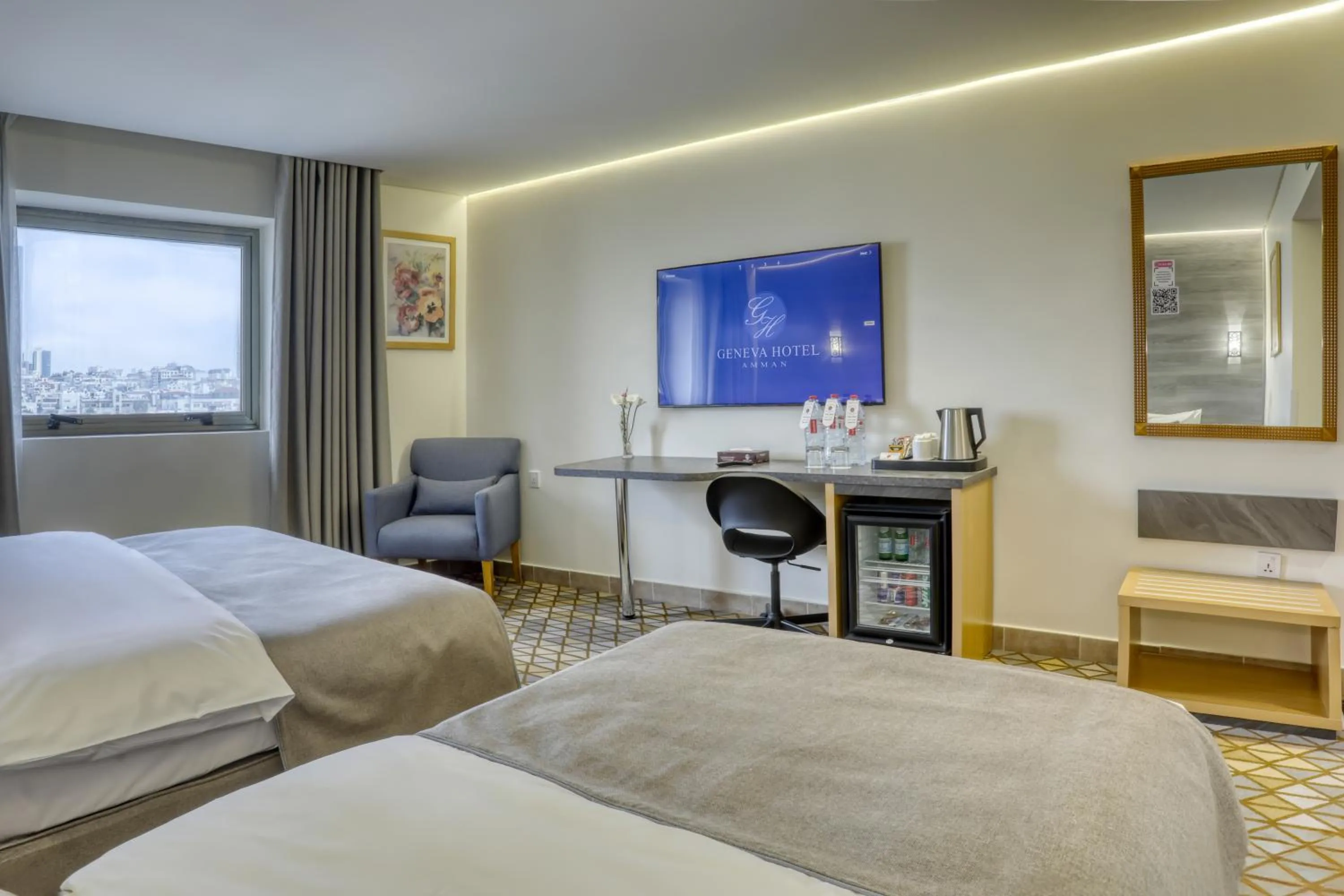 Bedroom, Bed in Geneva Hotel