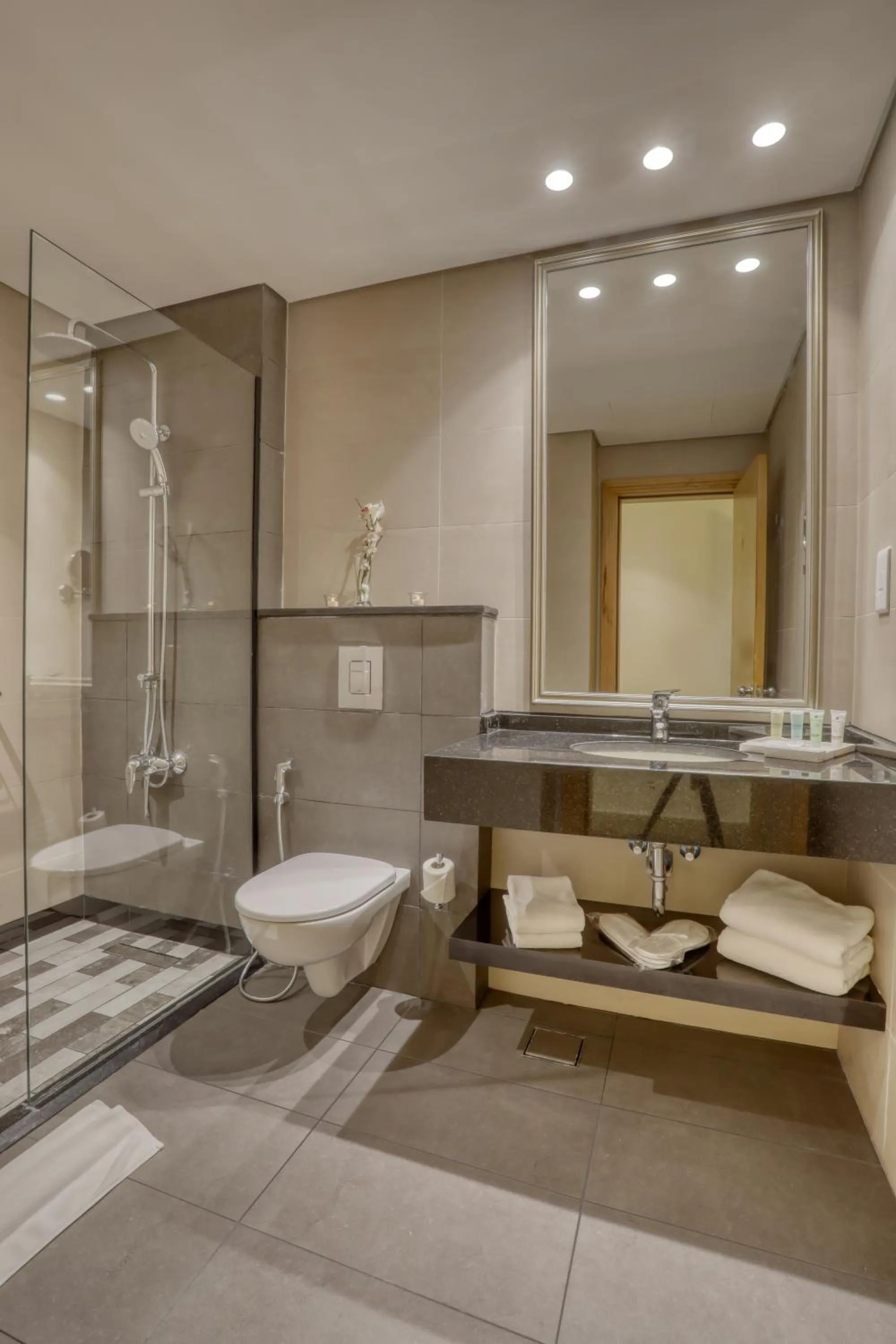 Bathroom in Geneva Hotel