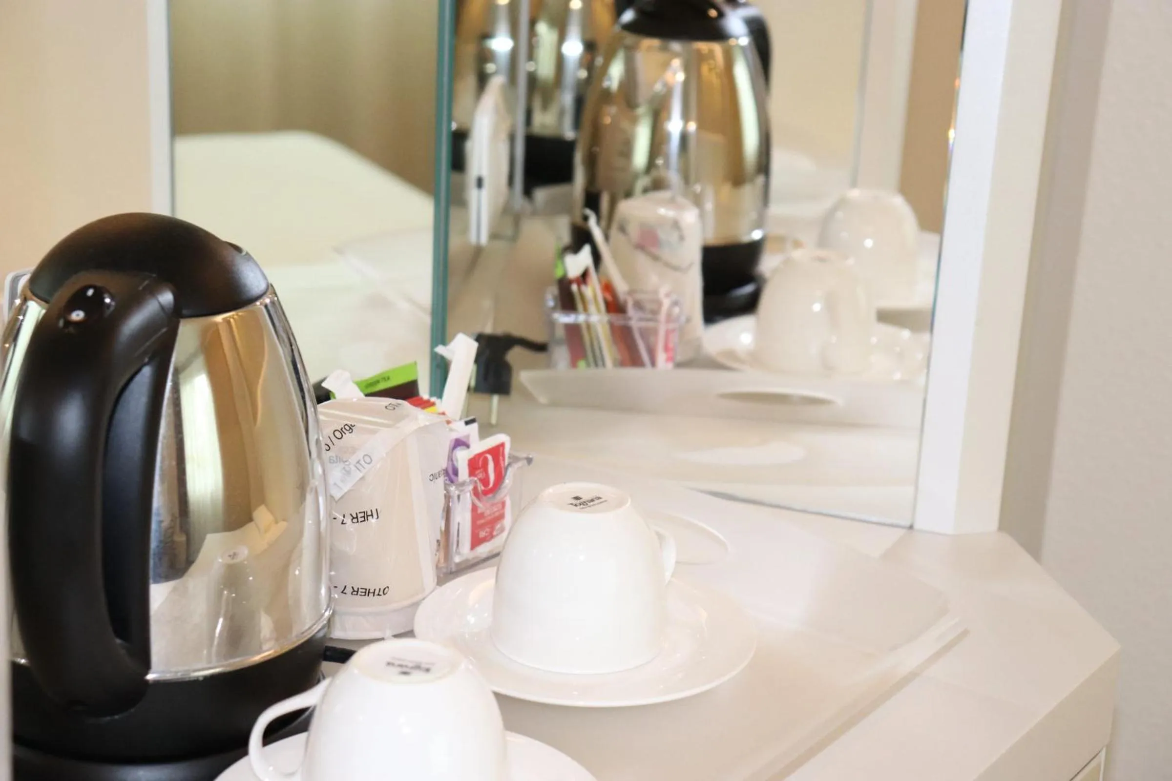 Coffee/tea facilities in Ark Hotel