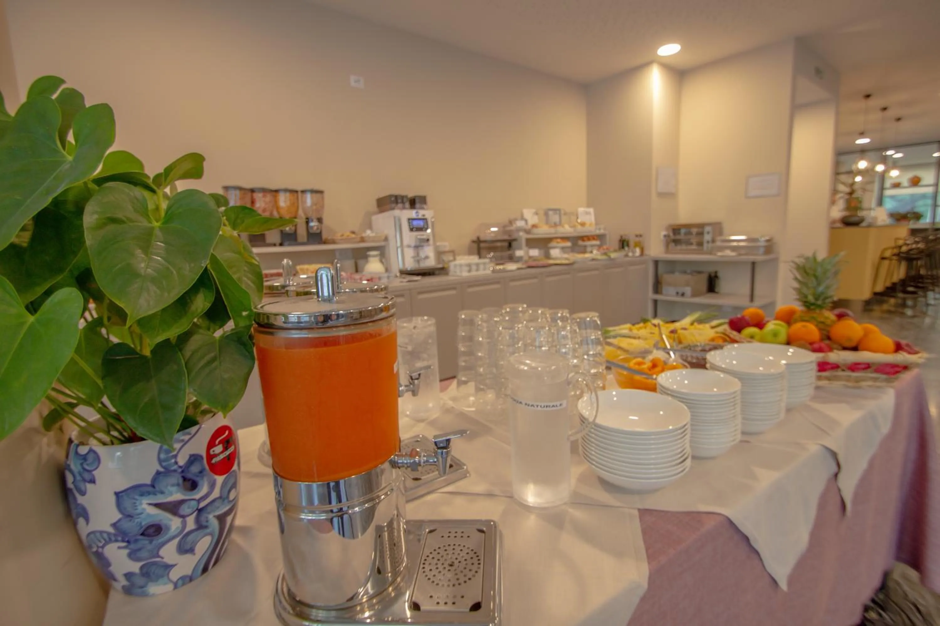 Restaurant/places to eat in Ark Hotel