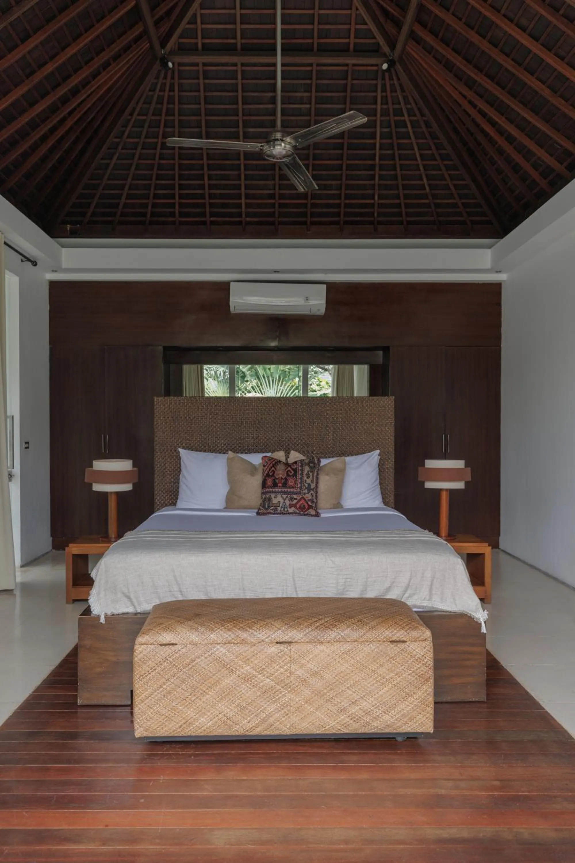 Bed in Chandra Bali Villas