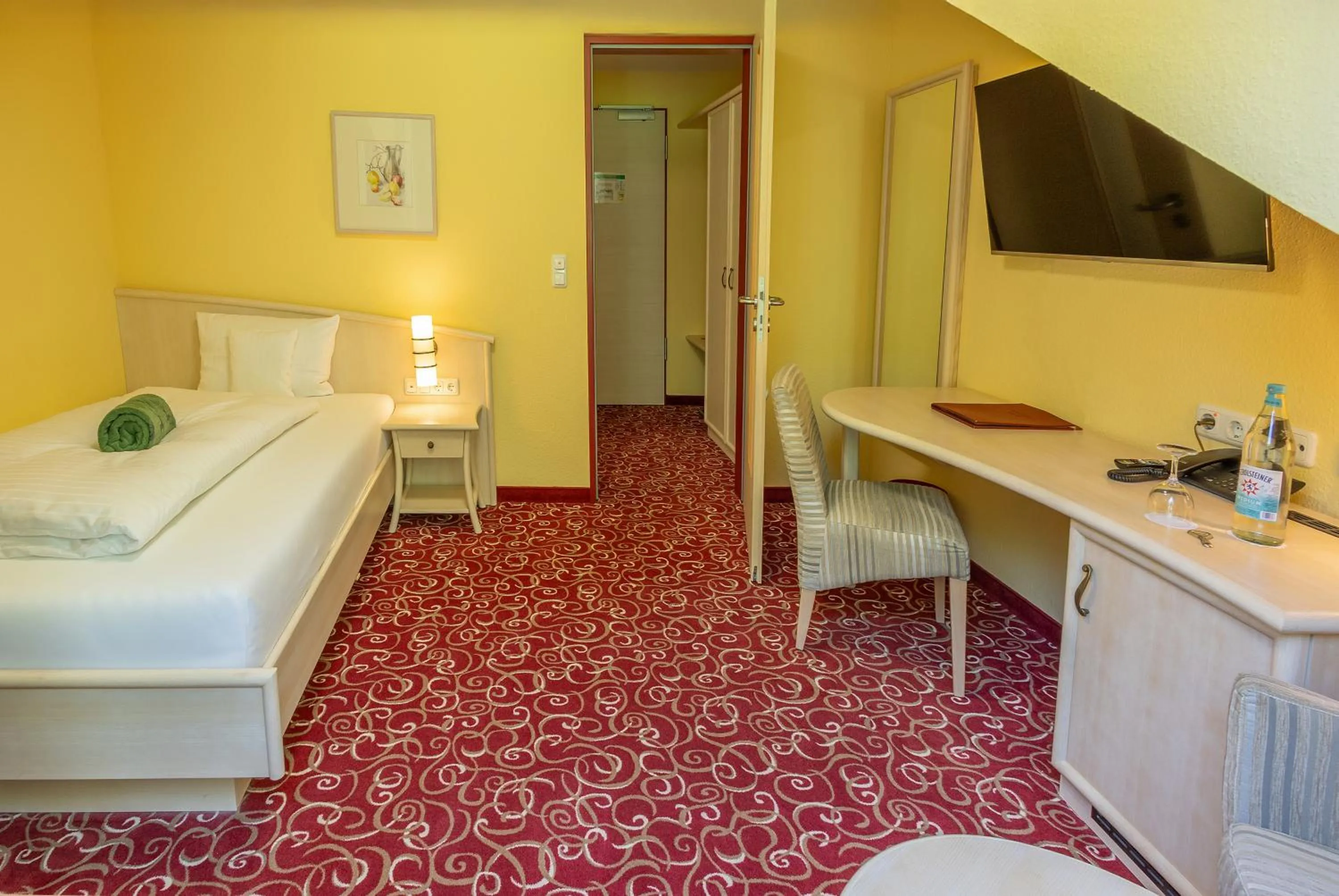 Bedroom, Bed in Waldhaus am See