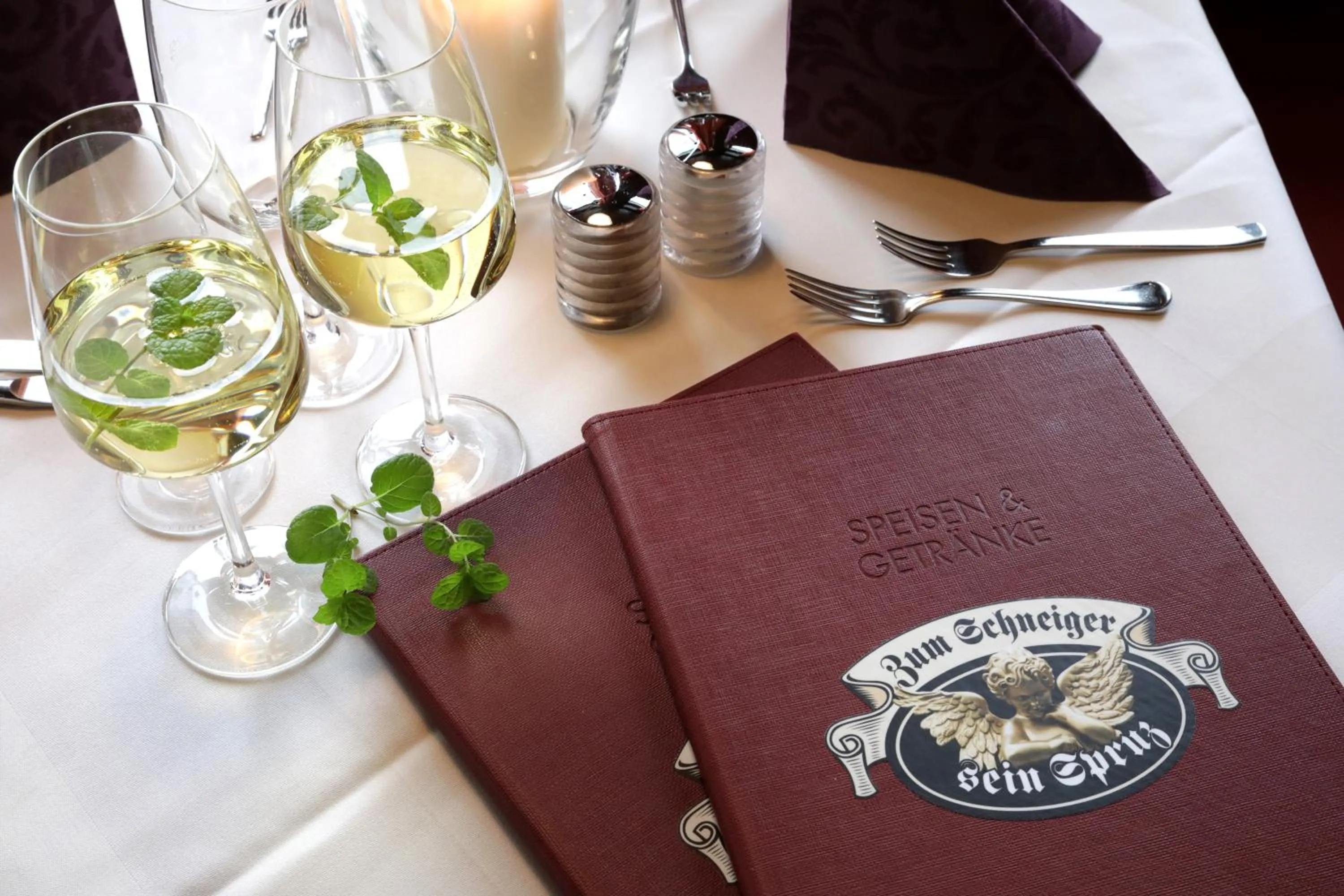 Restaurant/places to eat in Hotel an der Sonne & Restaurant Zum Schneiger