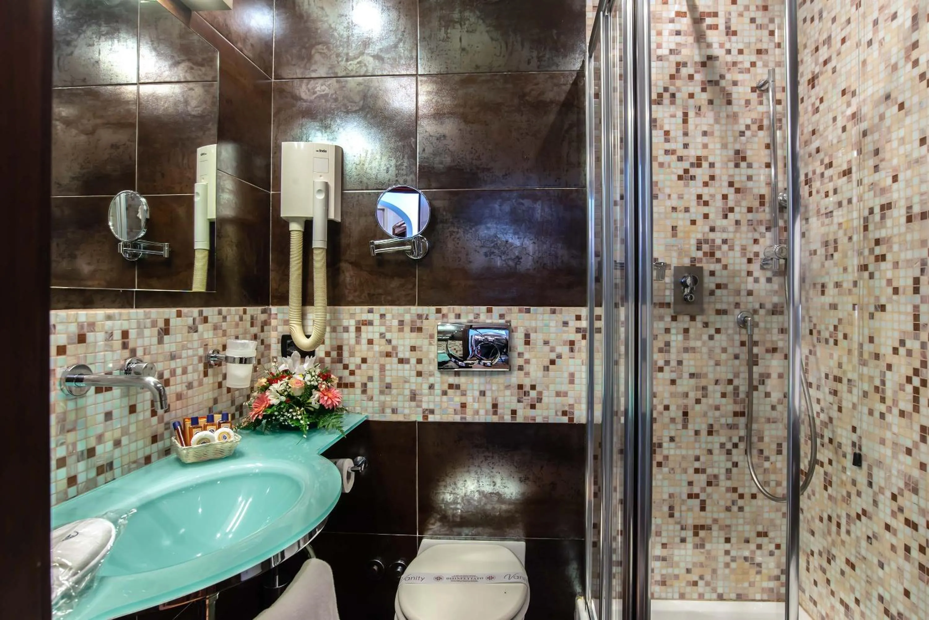 Bathroom in Hotel Memphis