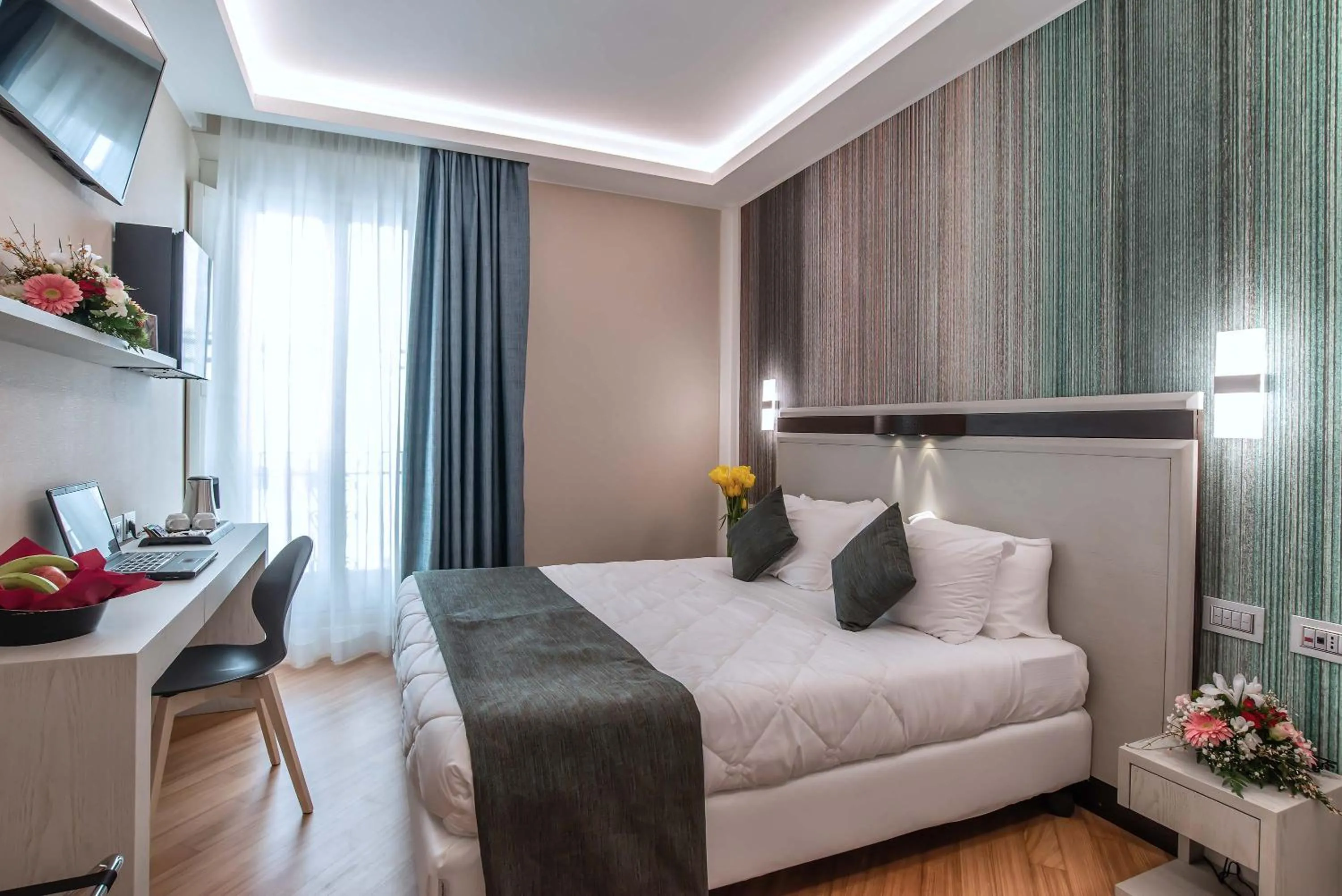 Bed in Hotel Memphis