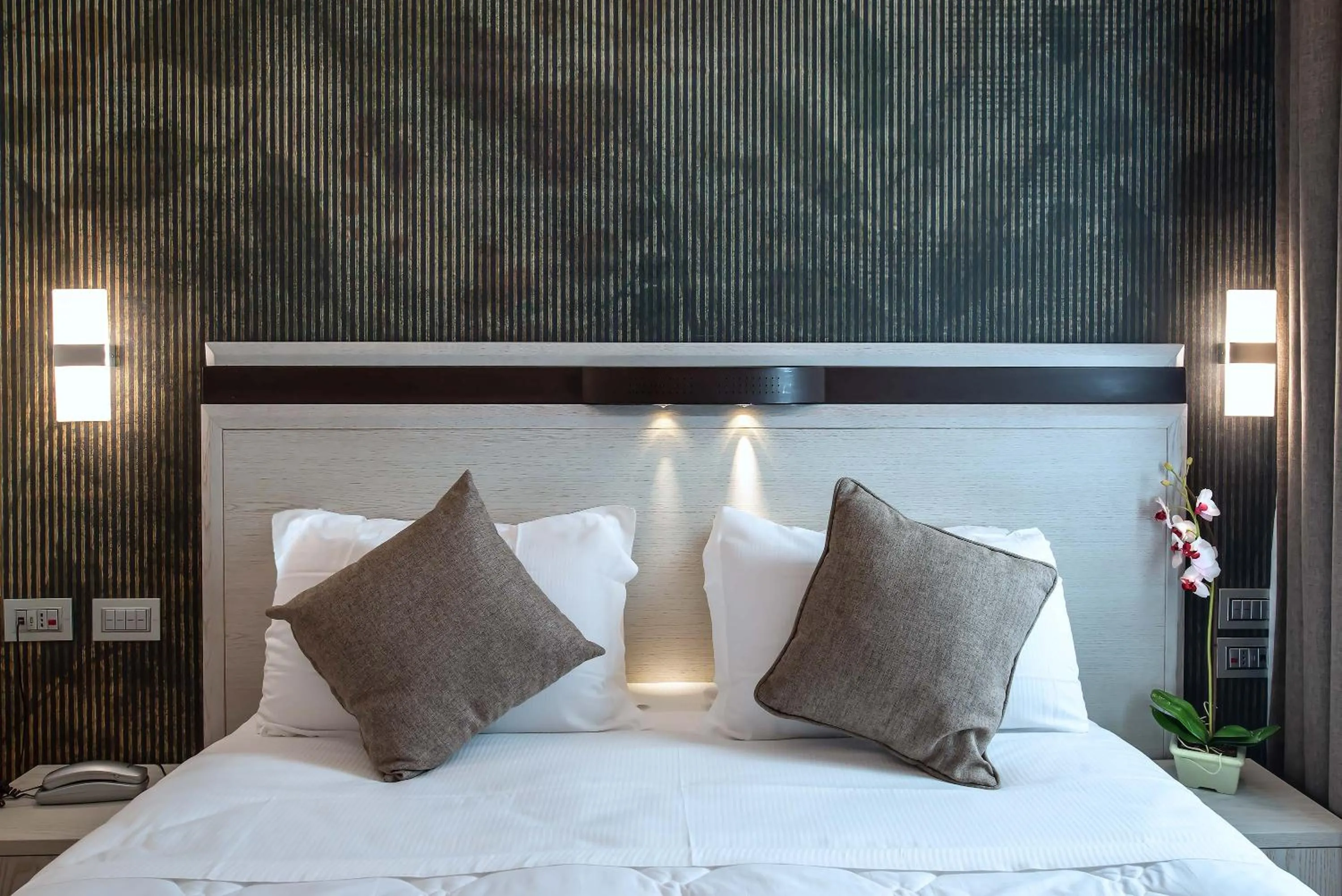 Bed in Hotel Memphis