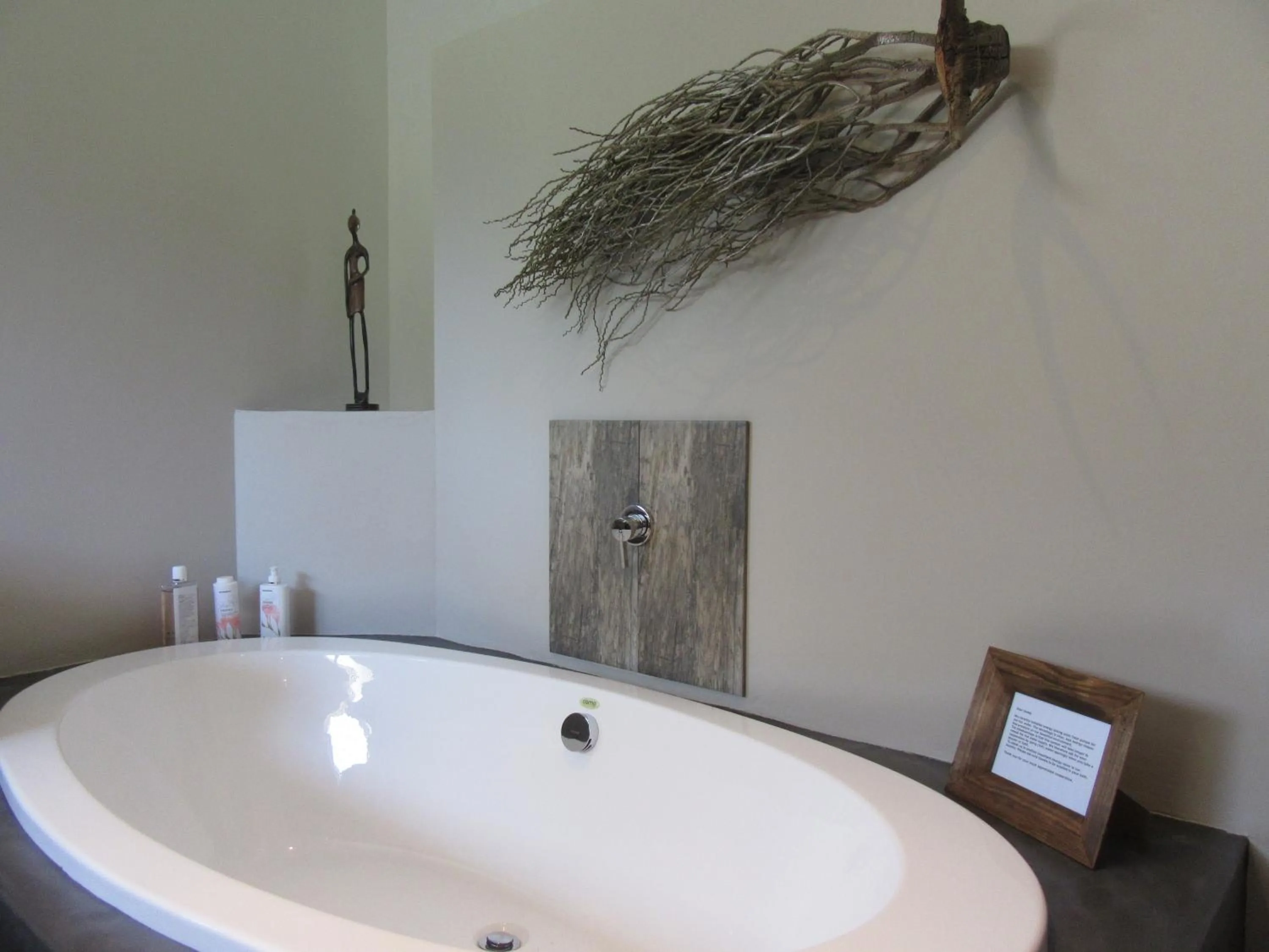 Bathroom in Lily Pond Country Lodge
