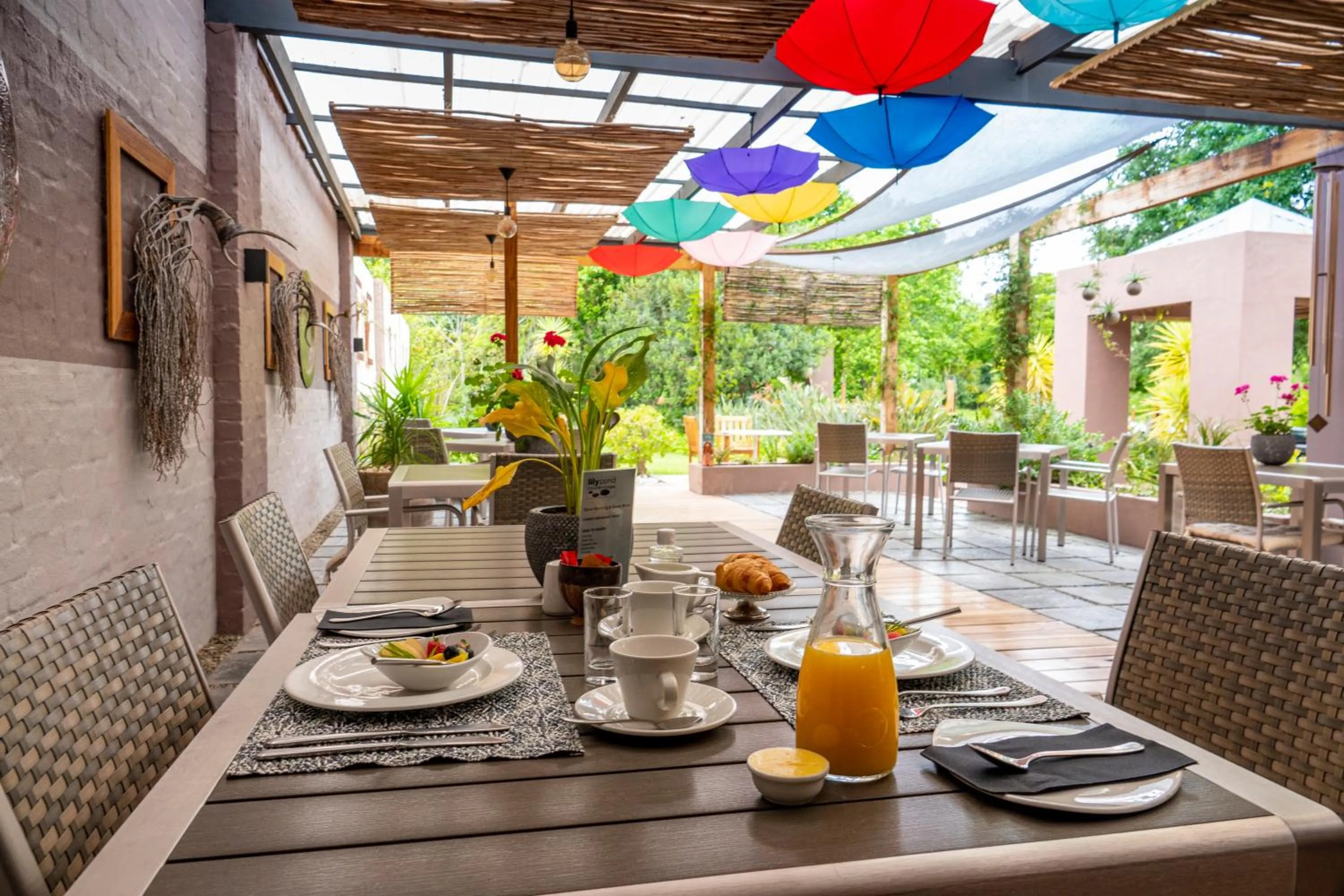 Breakfast in Lily Pond Country Lodge