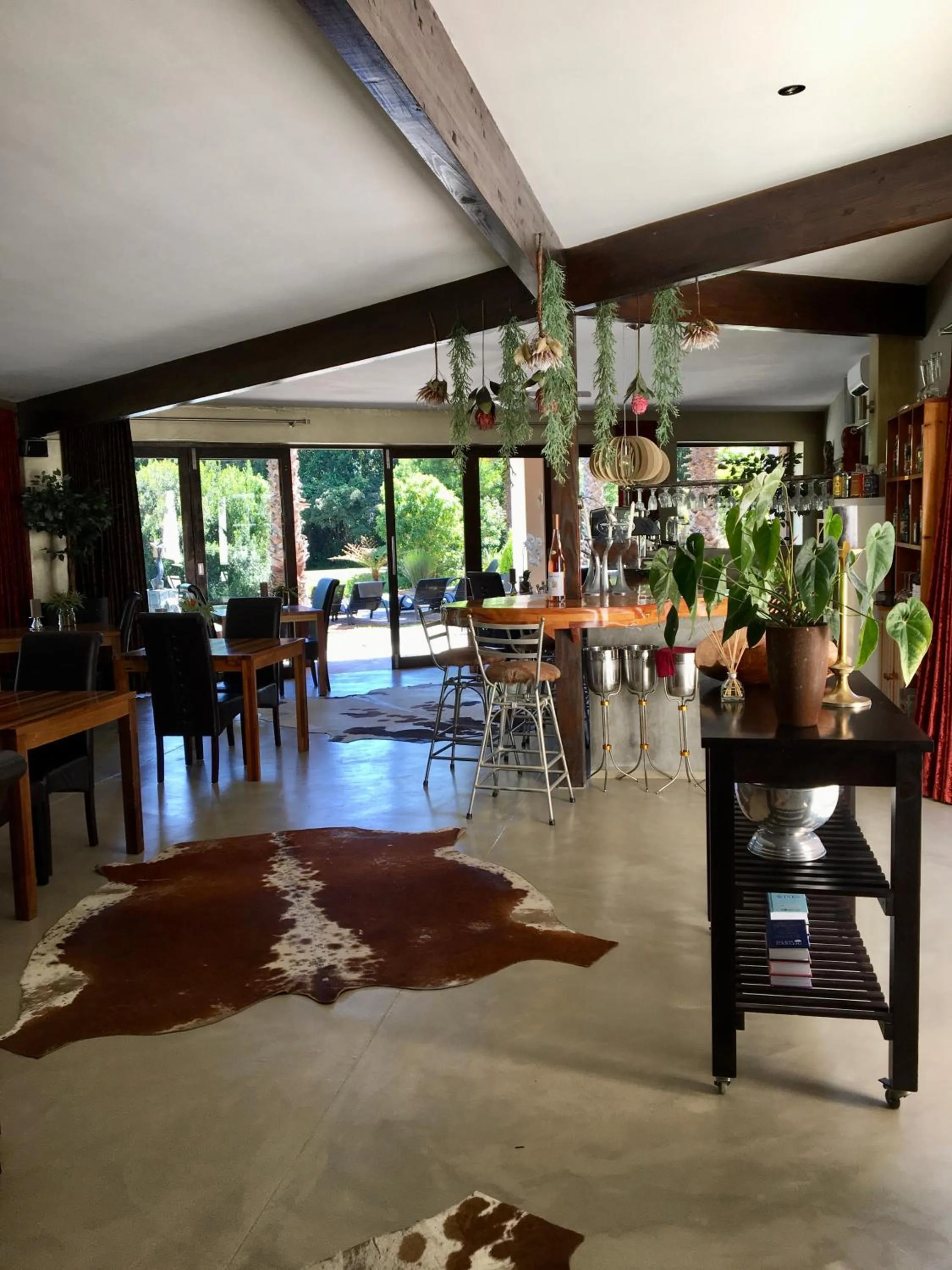 Restaurant/places to eat in Lily Pond Country Lodge