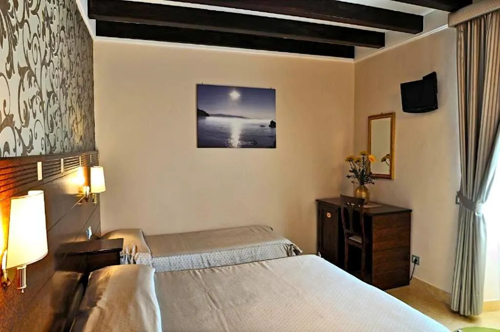 Bedroom, Bed in Al Casaletto Hotel