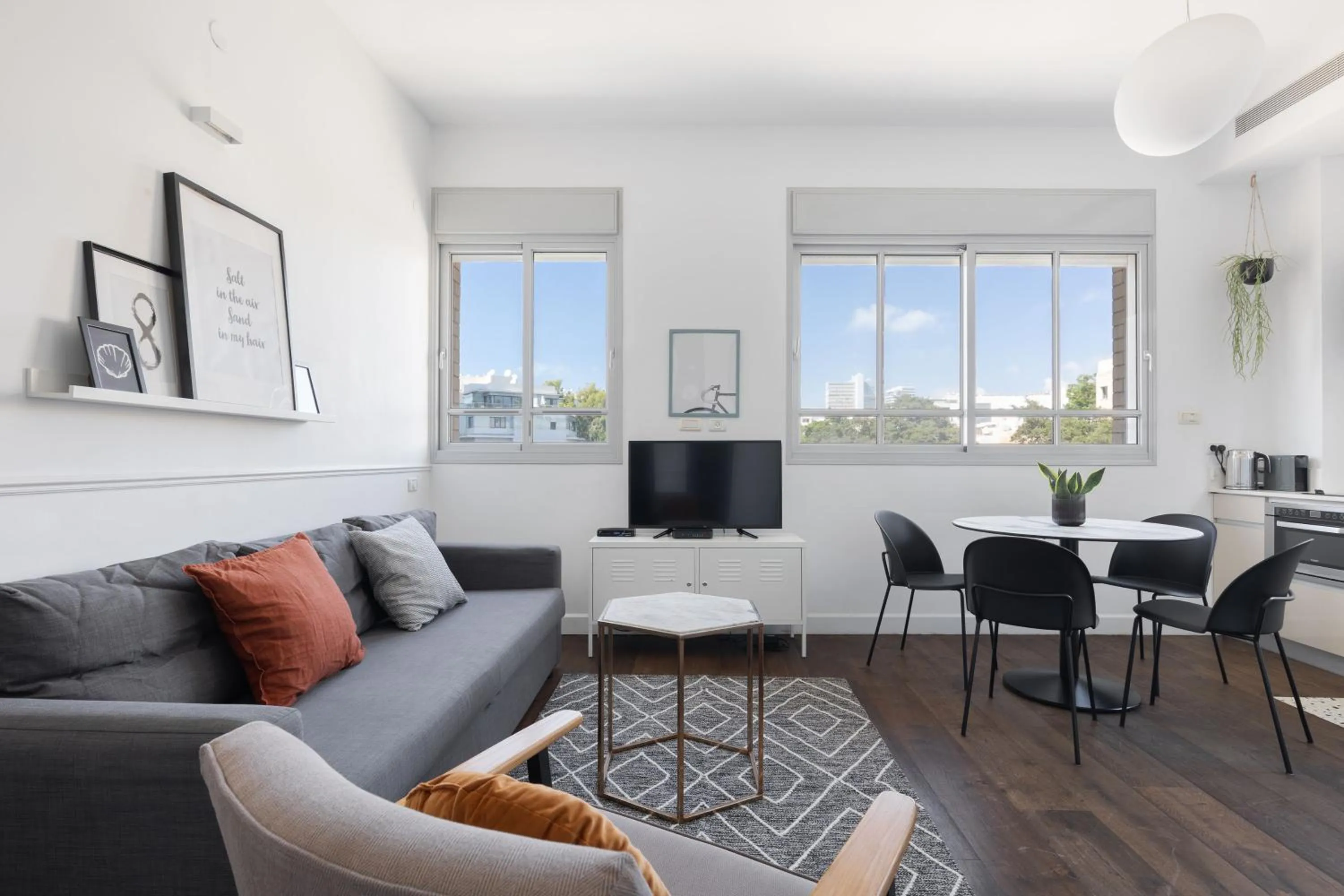 Bauhaus Boutique by TLV2RENT