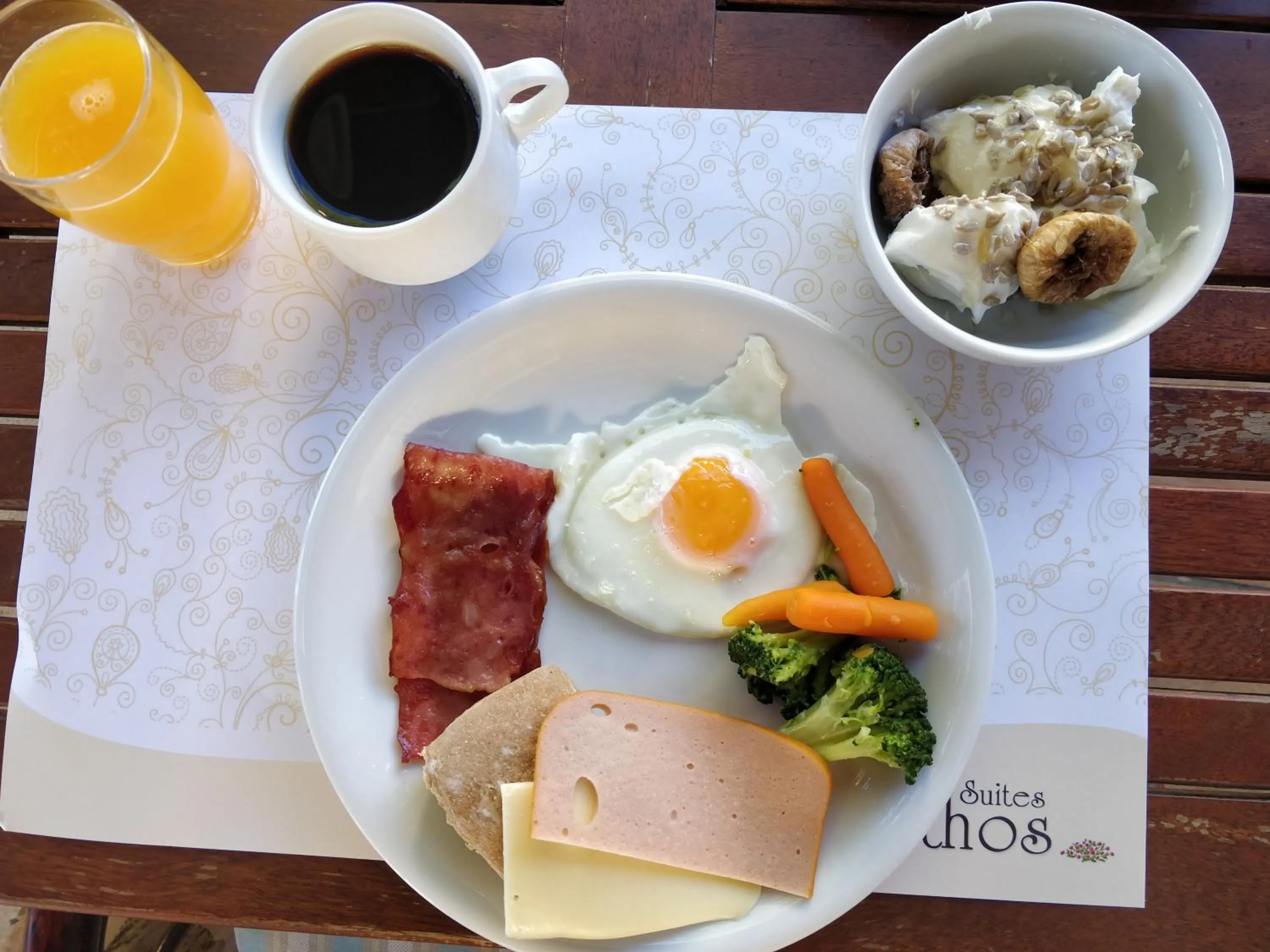 Breakfast in Alianthos Suites