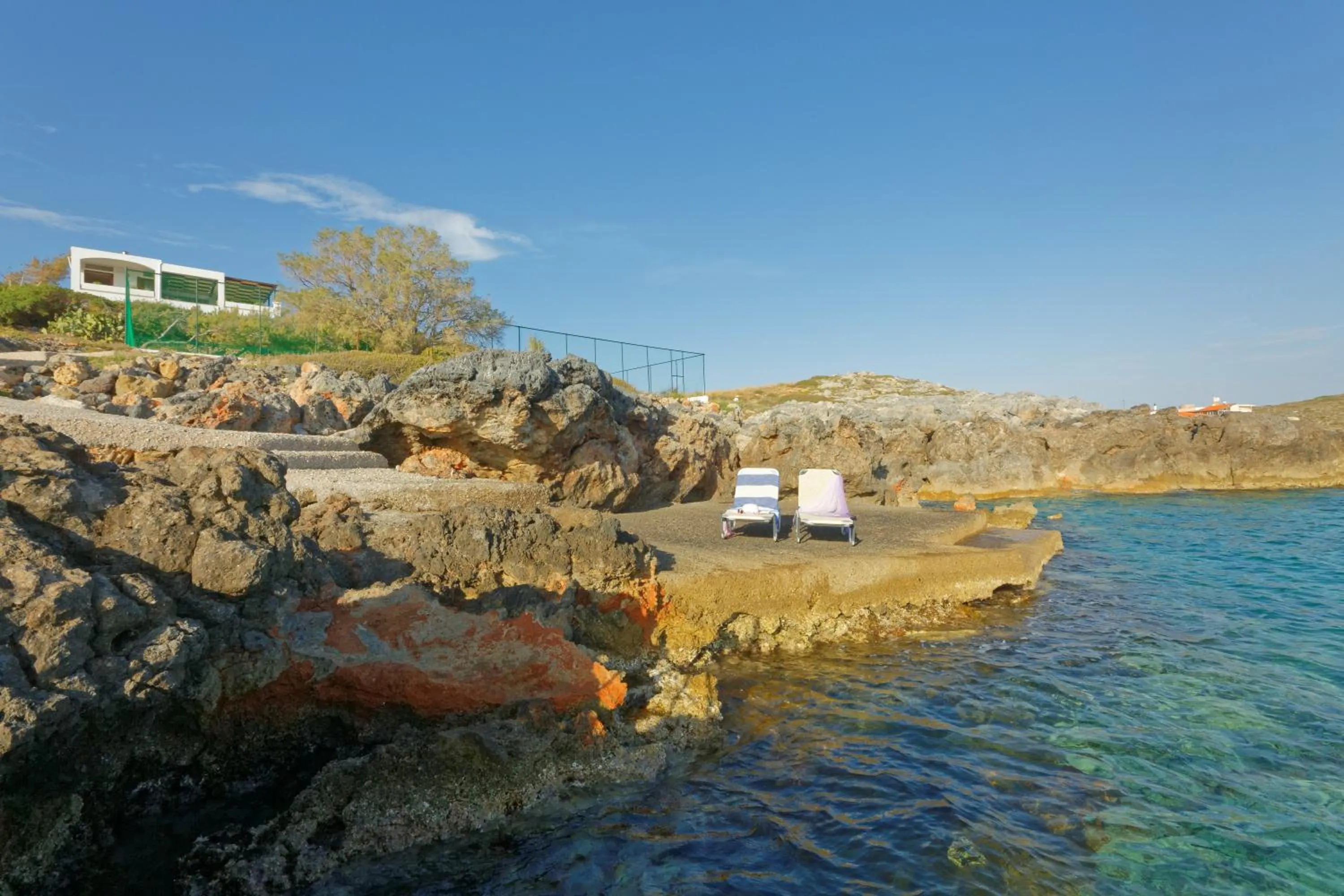 Beach in Alianthos Suites