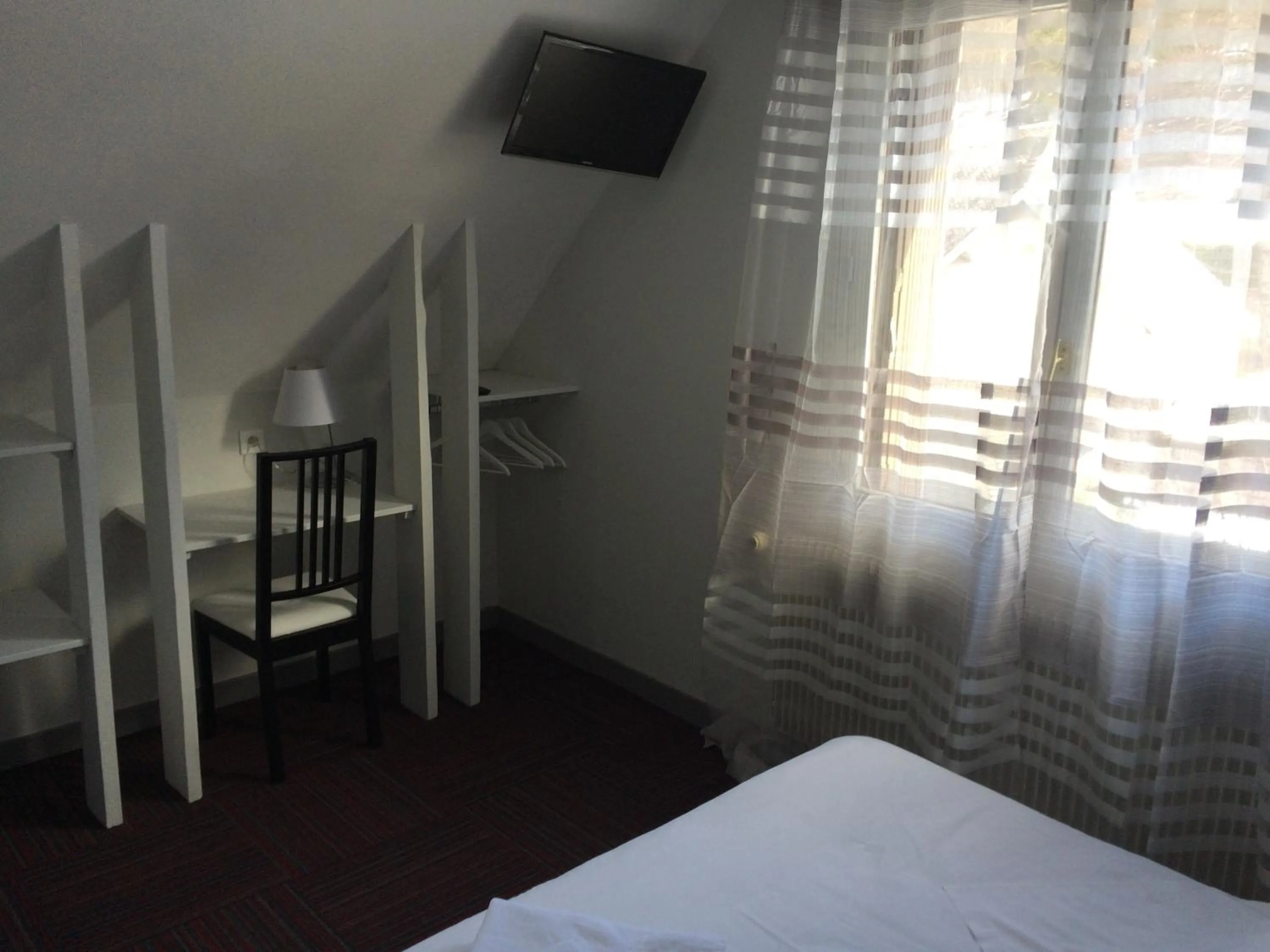 Bedroom, Bed in Auberge Le Cantou - Hôtel Roche