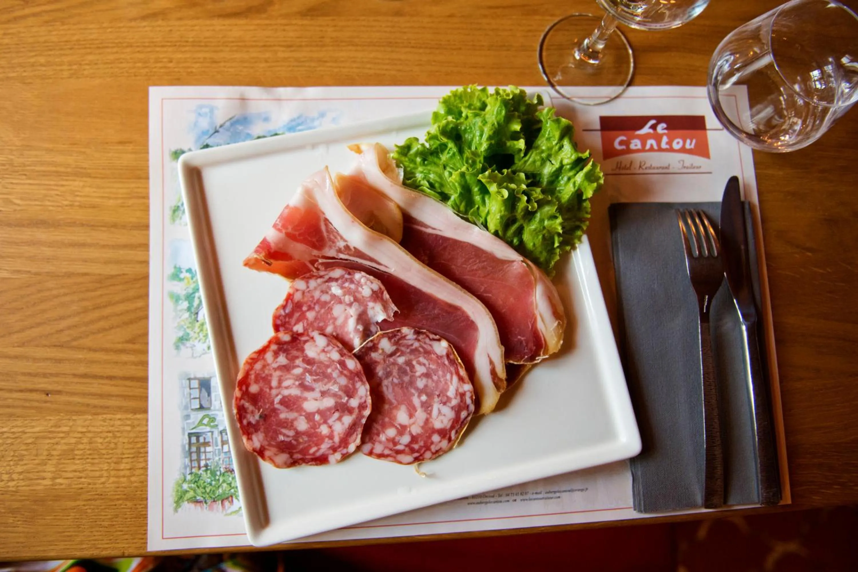 Meals in Auberge Le Cantou - Hôtel Roche