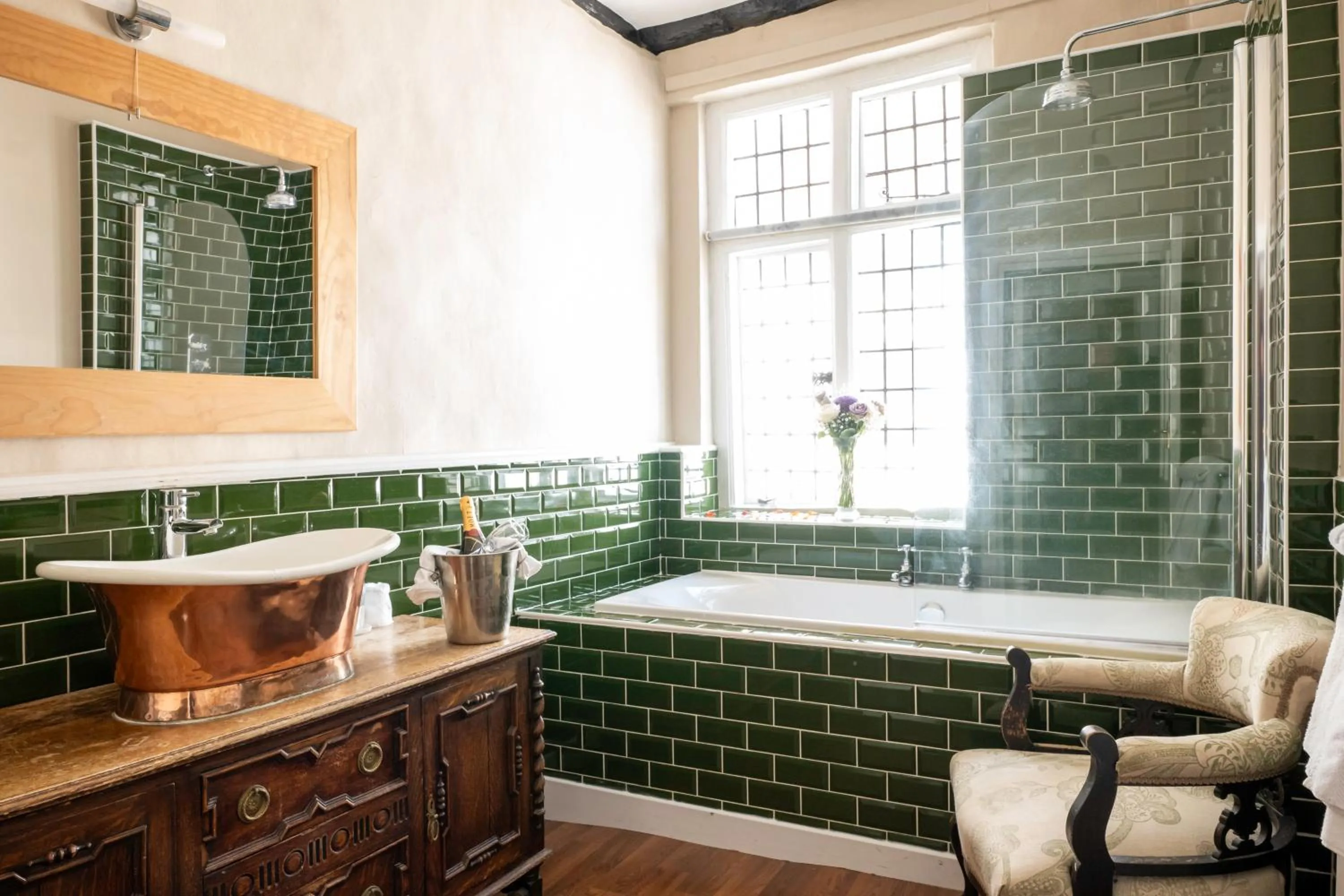 Bathroom in White Hart Hotel