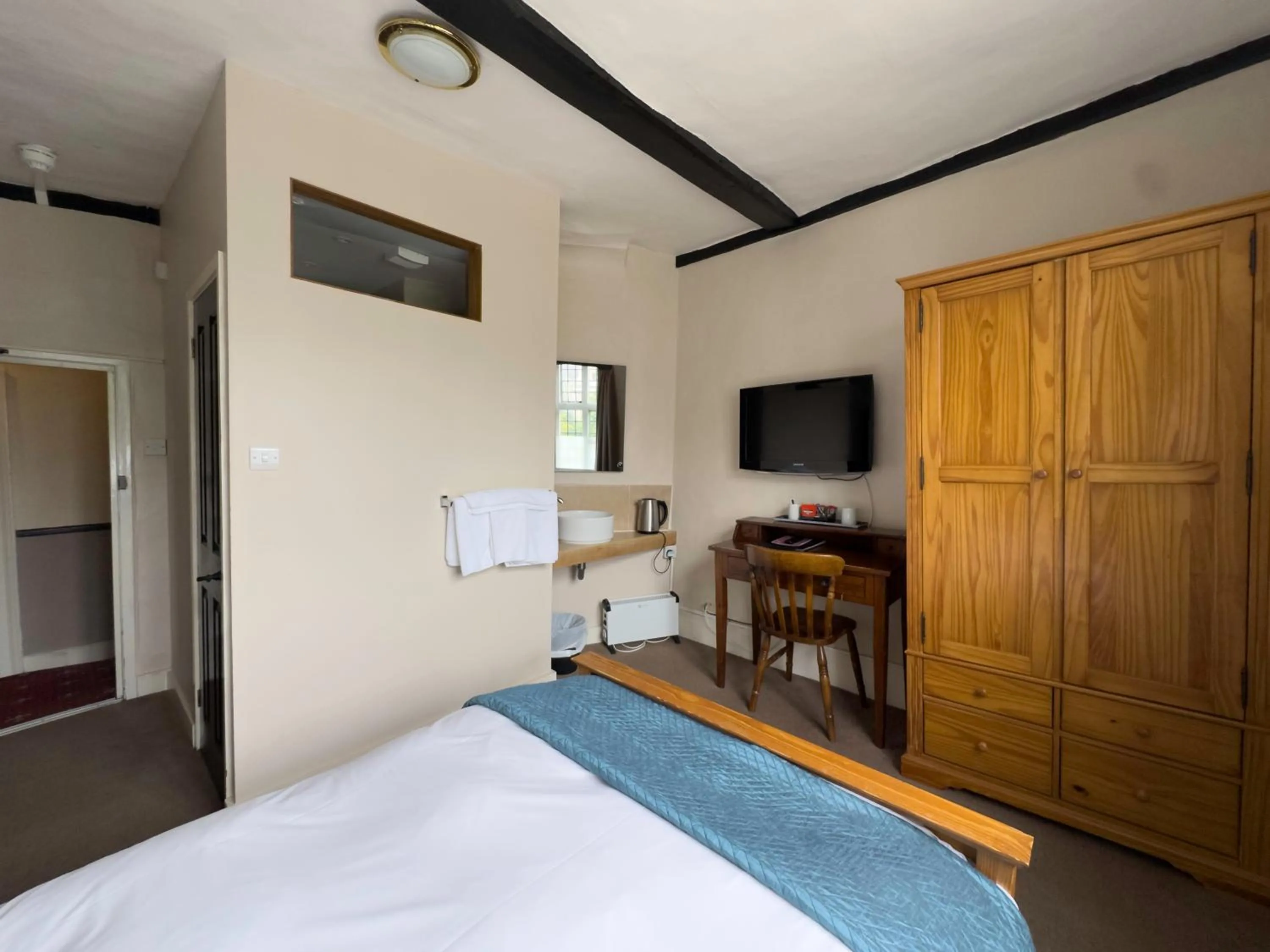 Bed in White Hart Hotel