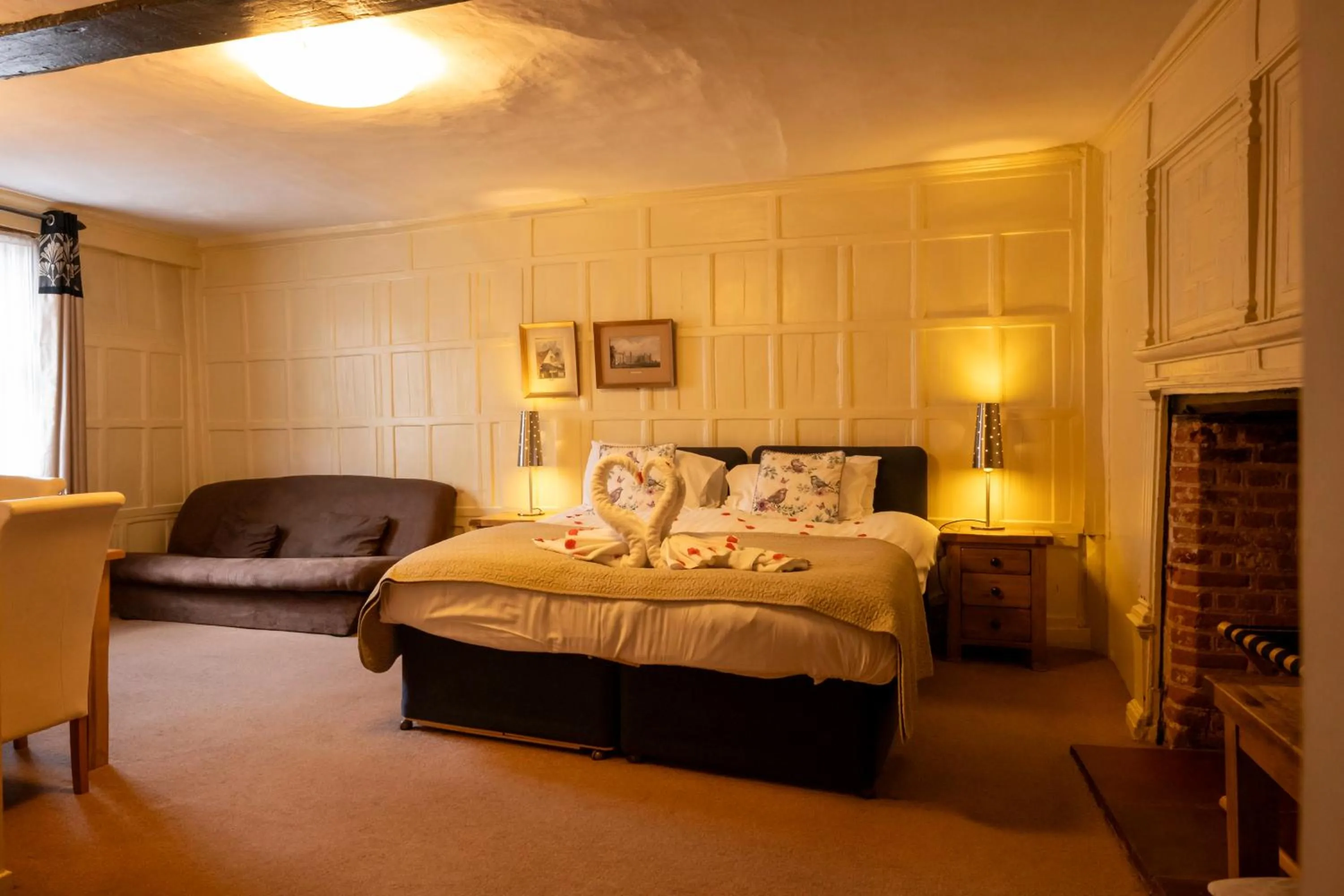 Bed in White Hart Hotel