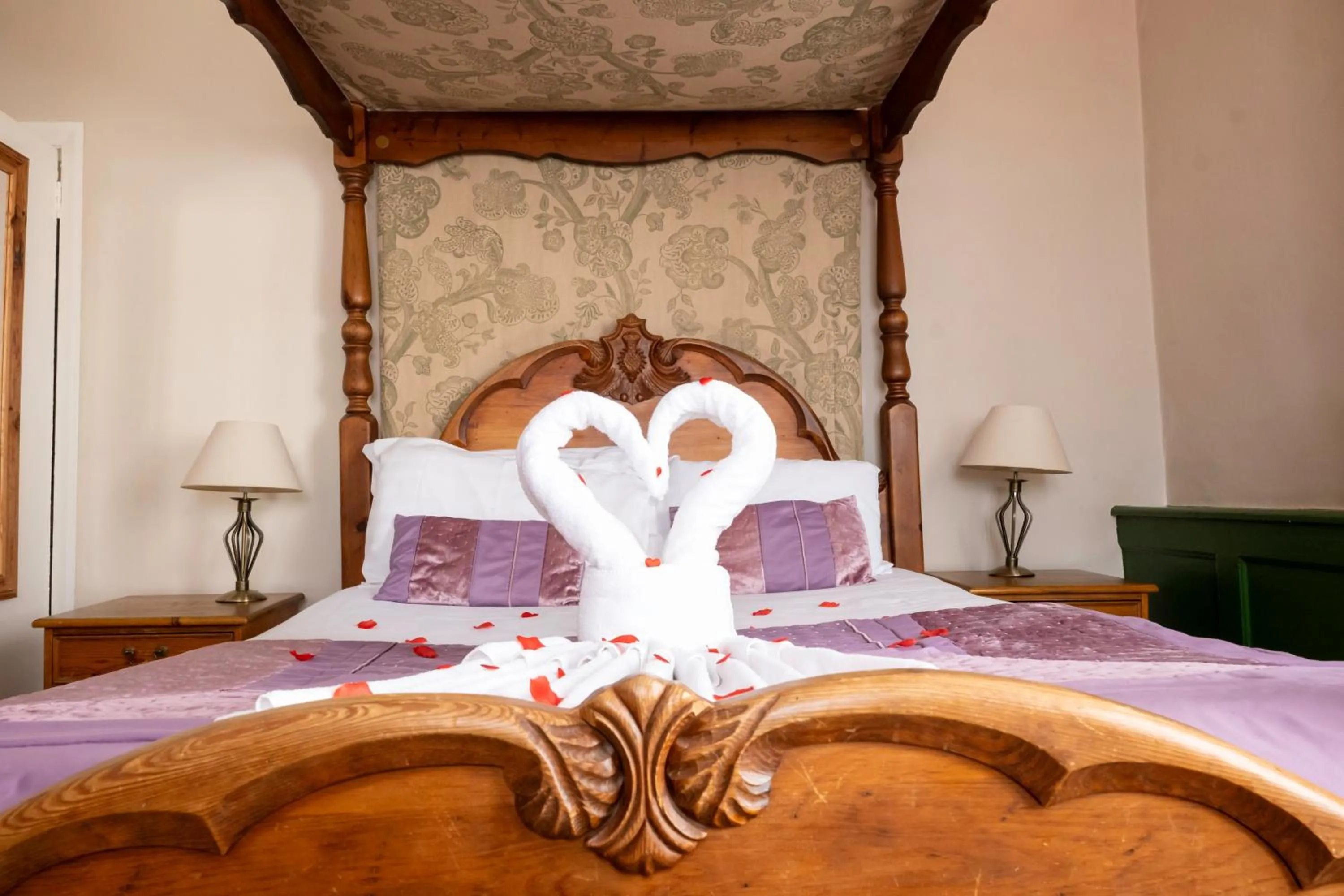 Bed in White Hart Hotel