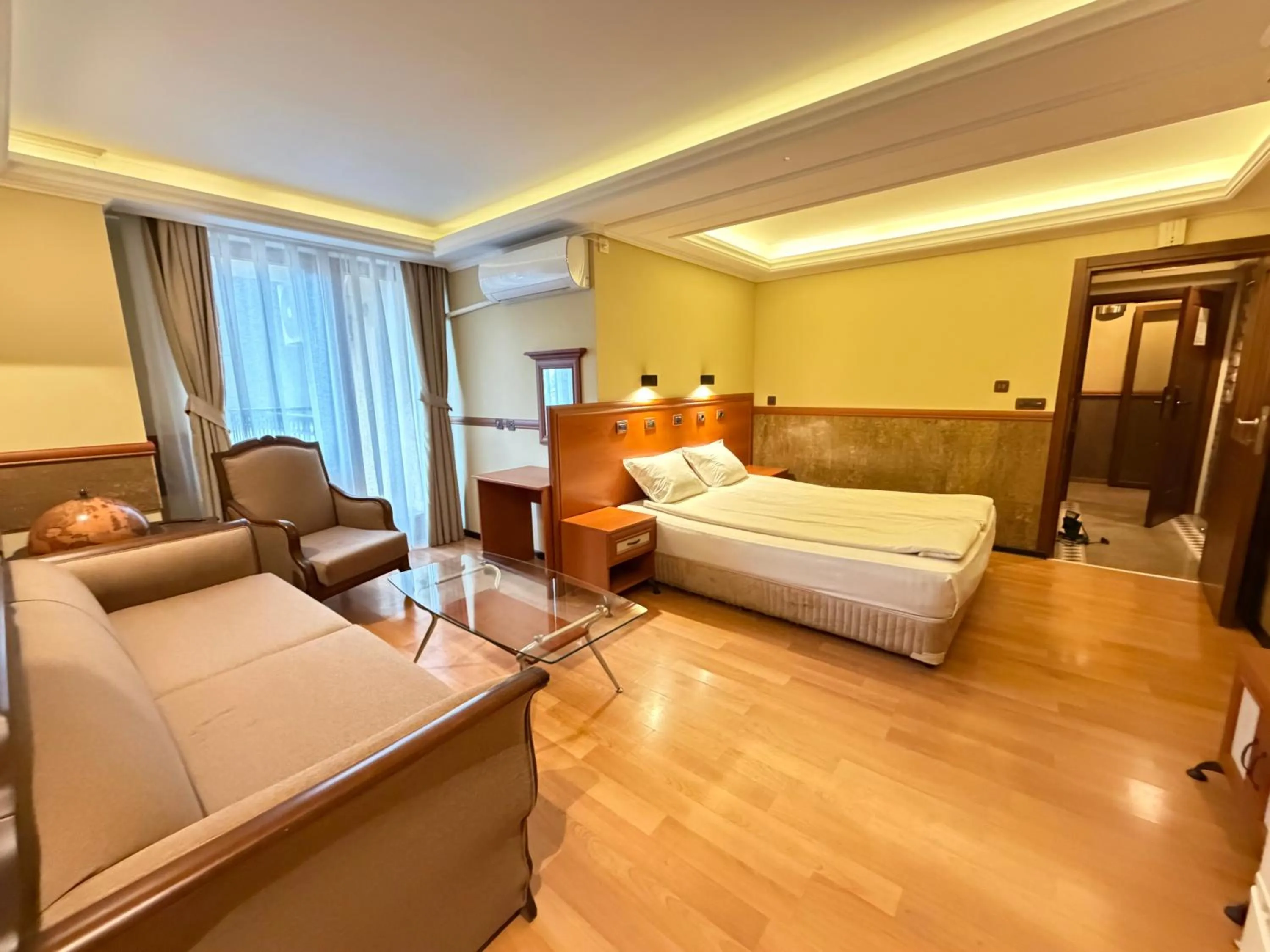 Bed in California Hotel