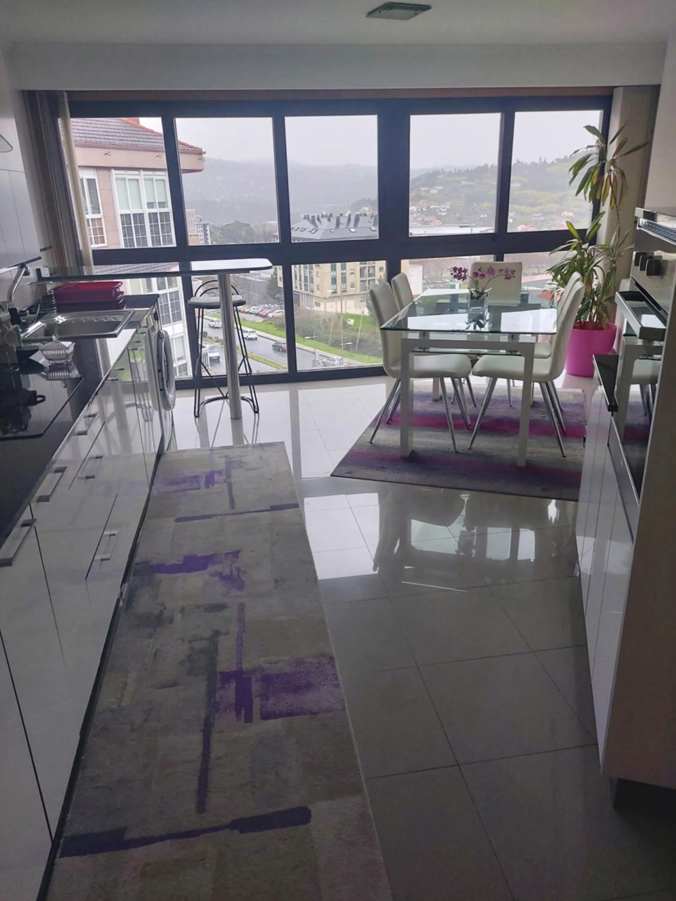 Kitchen or kitchenette in Duplex grandes cristaleras impresionantes vistas