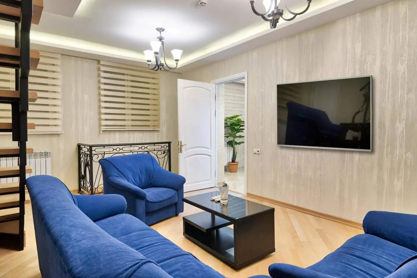 TV and multimedia in Q&B House