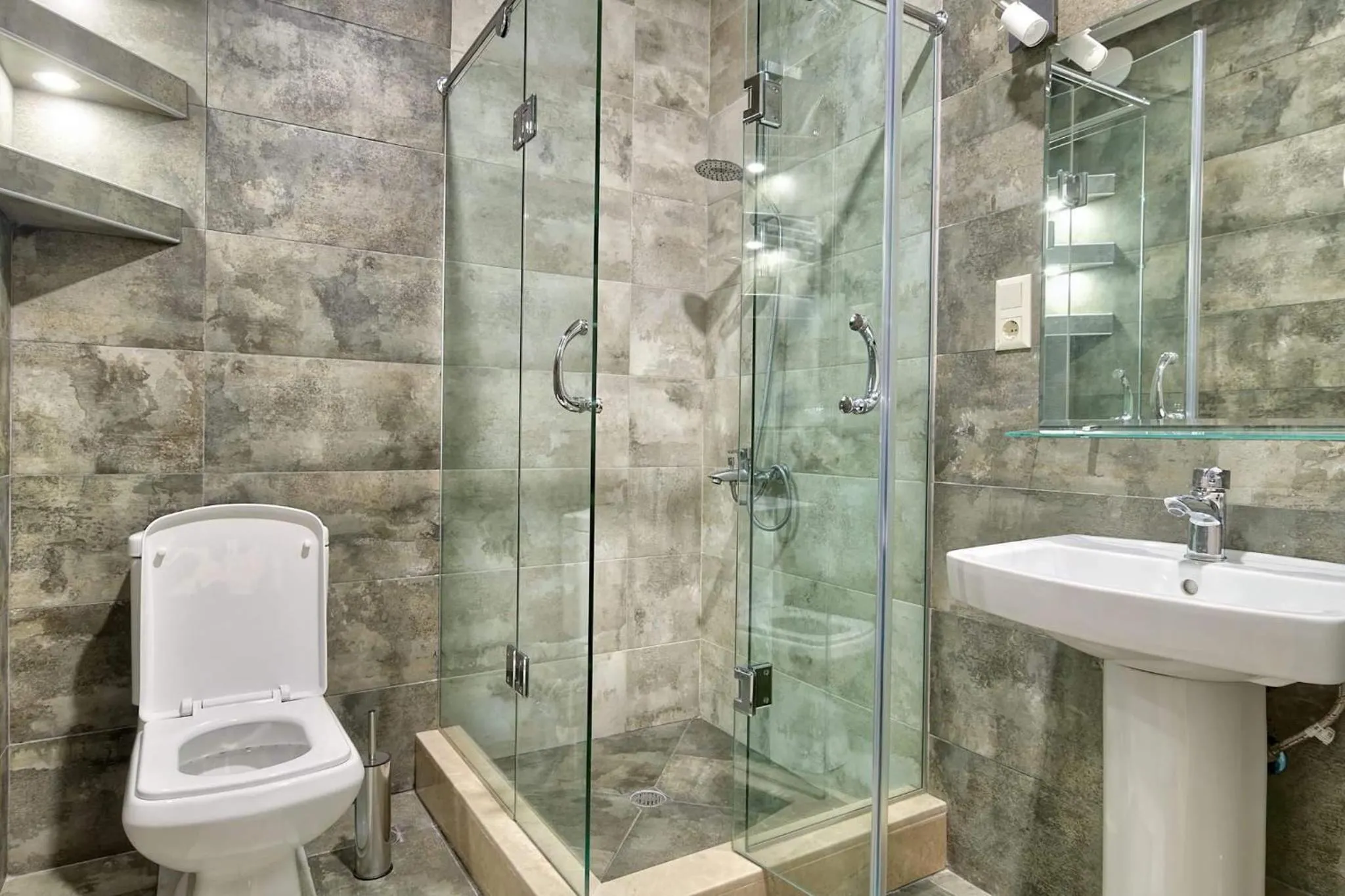 Bathroom in Q&B House