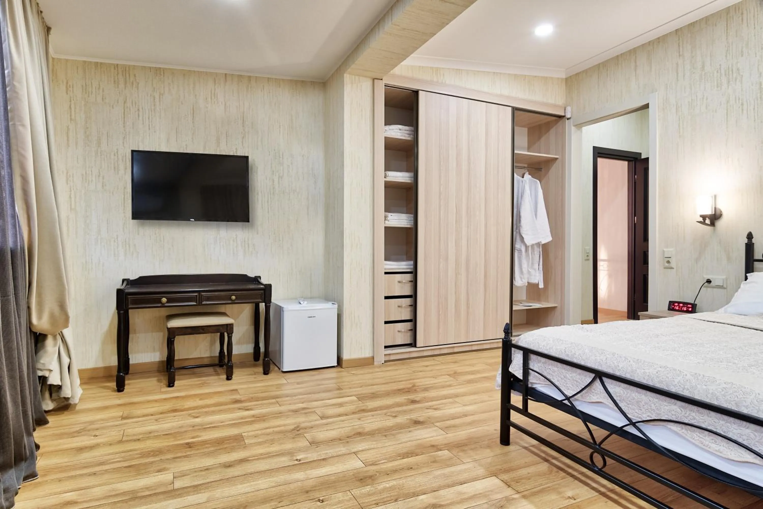 Bedroom, Bed in Q&B House