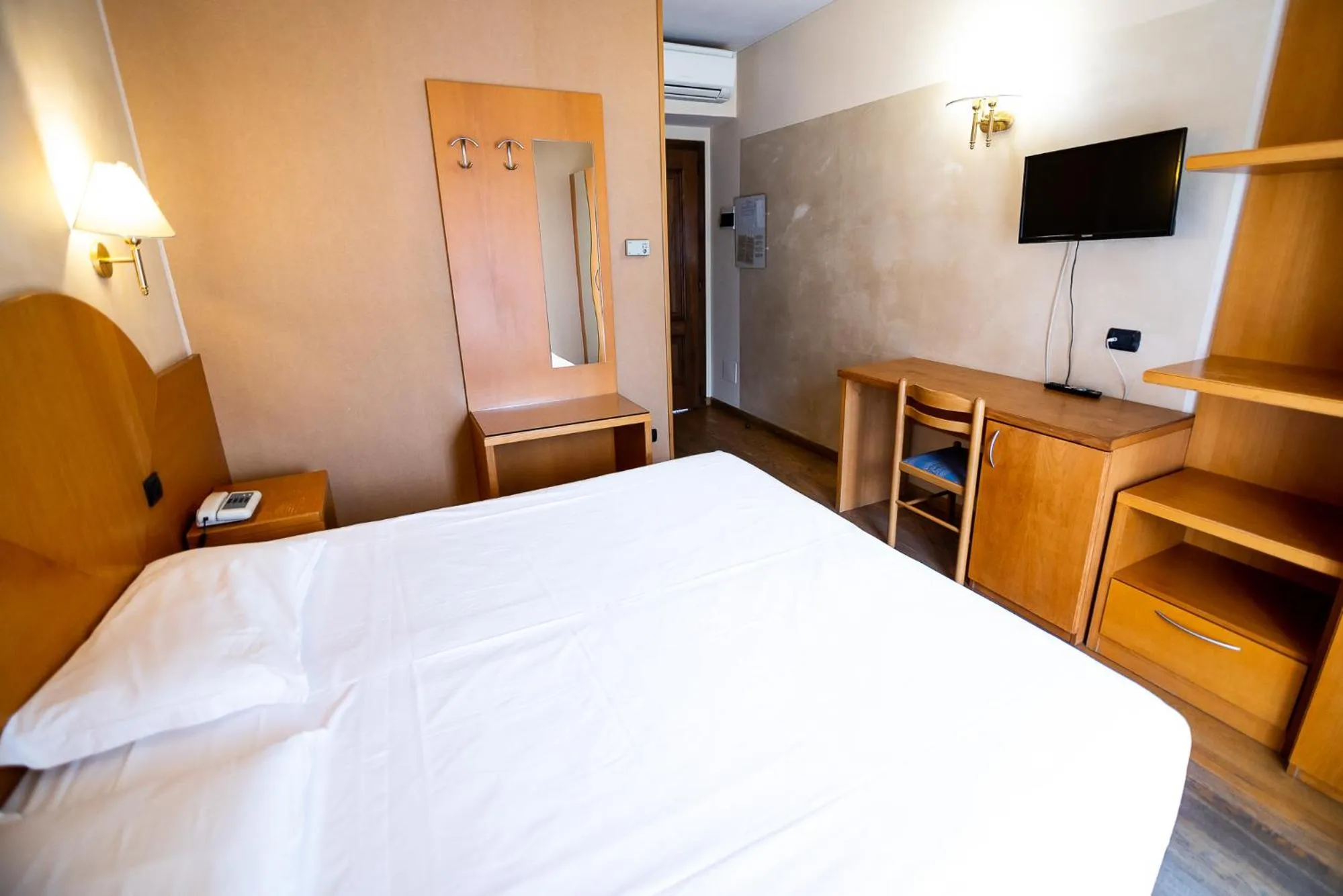 Bed in Hotel Rendez Vous