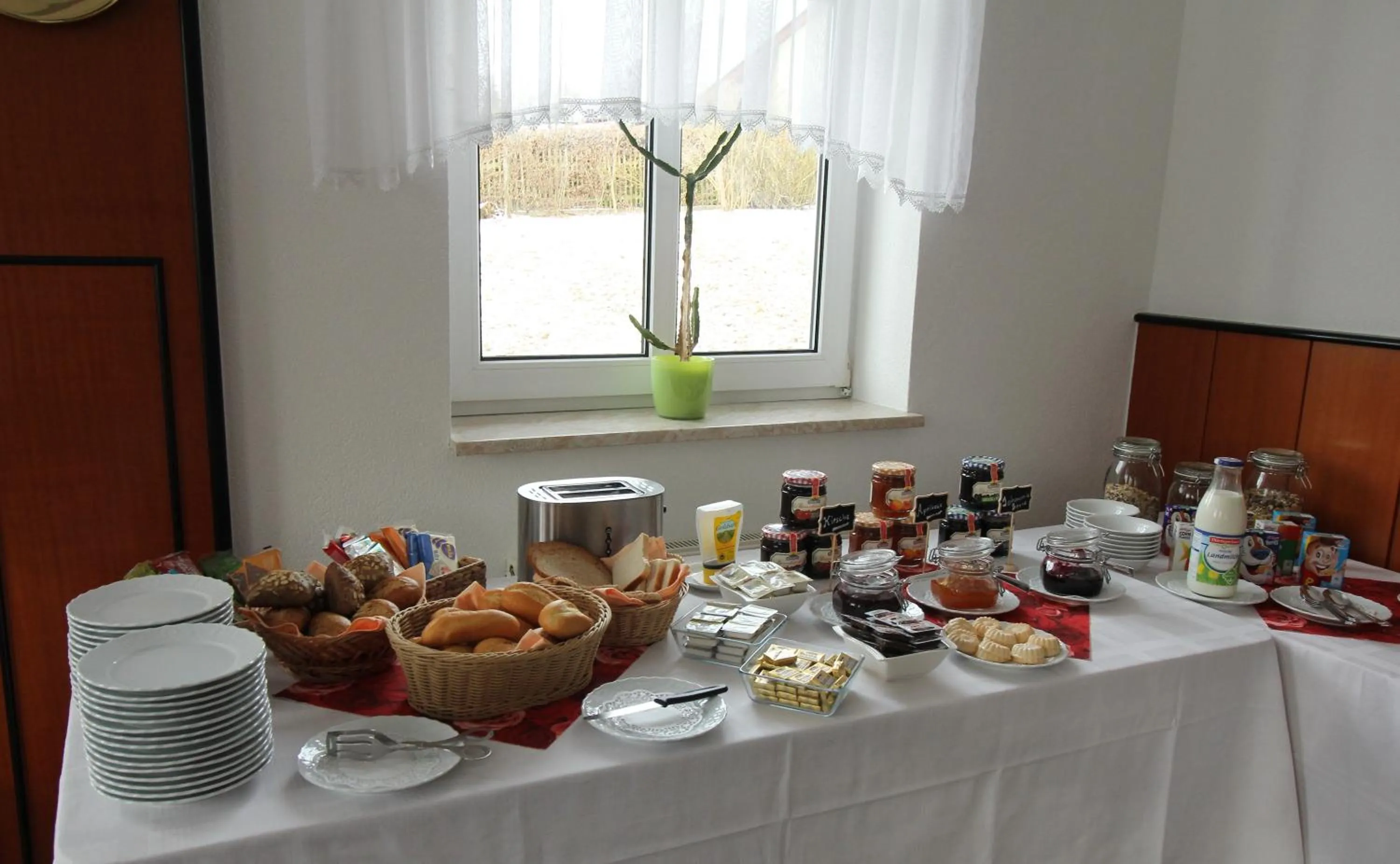 Food and drinks in Hotel & Restaurant am Rosenhügel