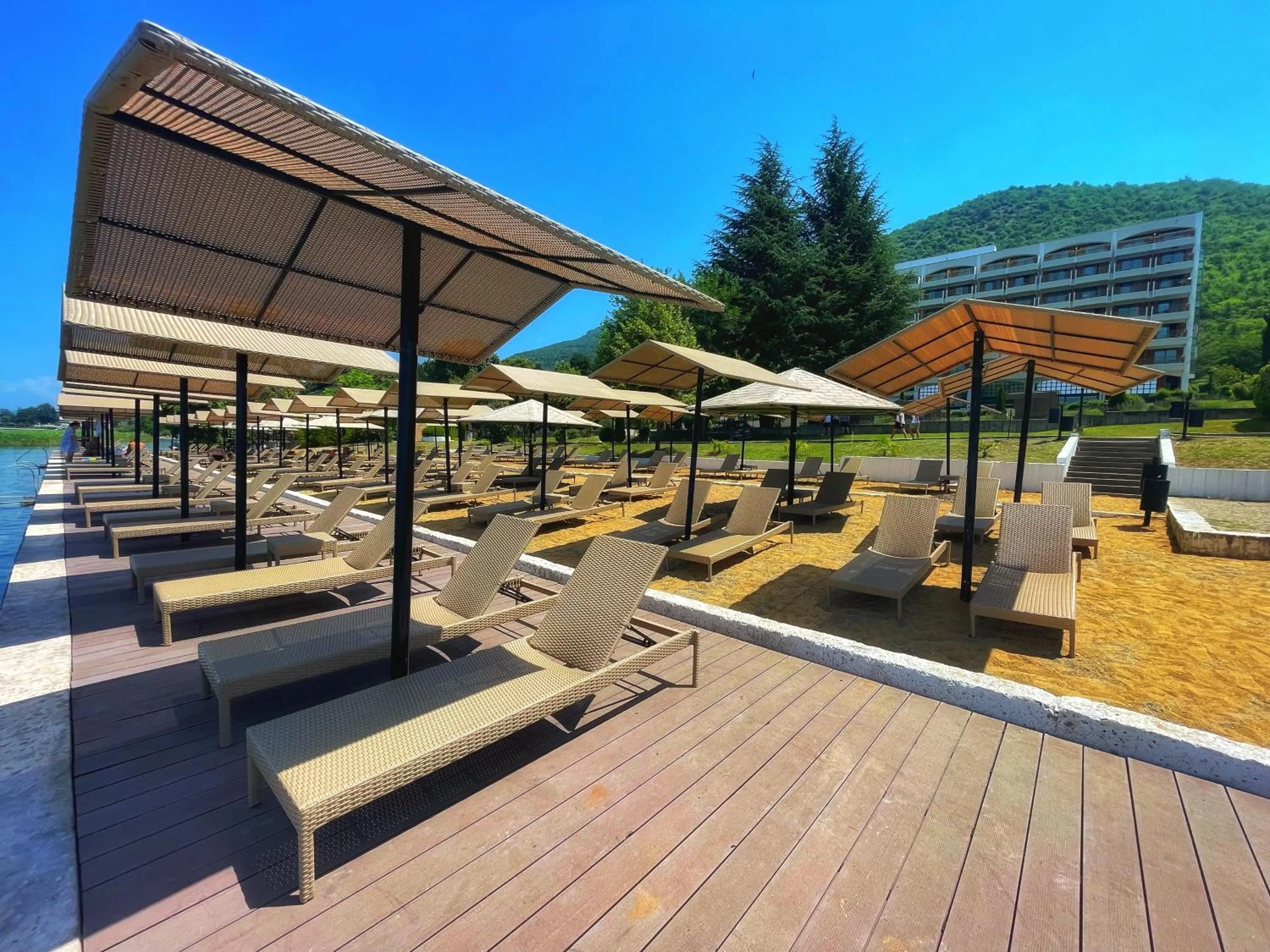 Beach in Hotel Metropol – Metropol Lake Resort