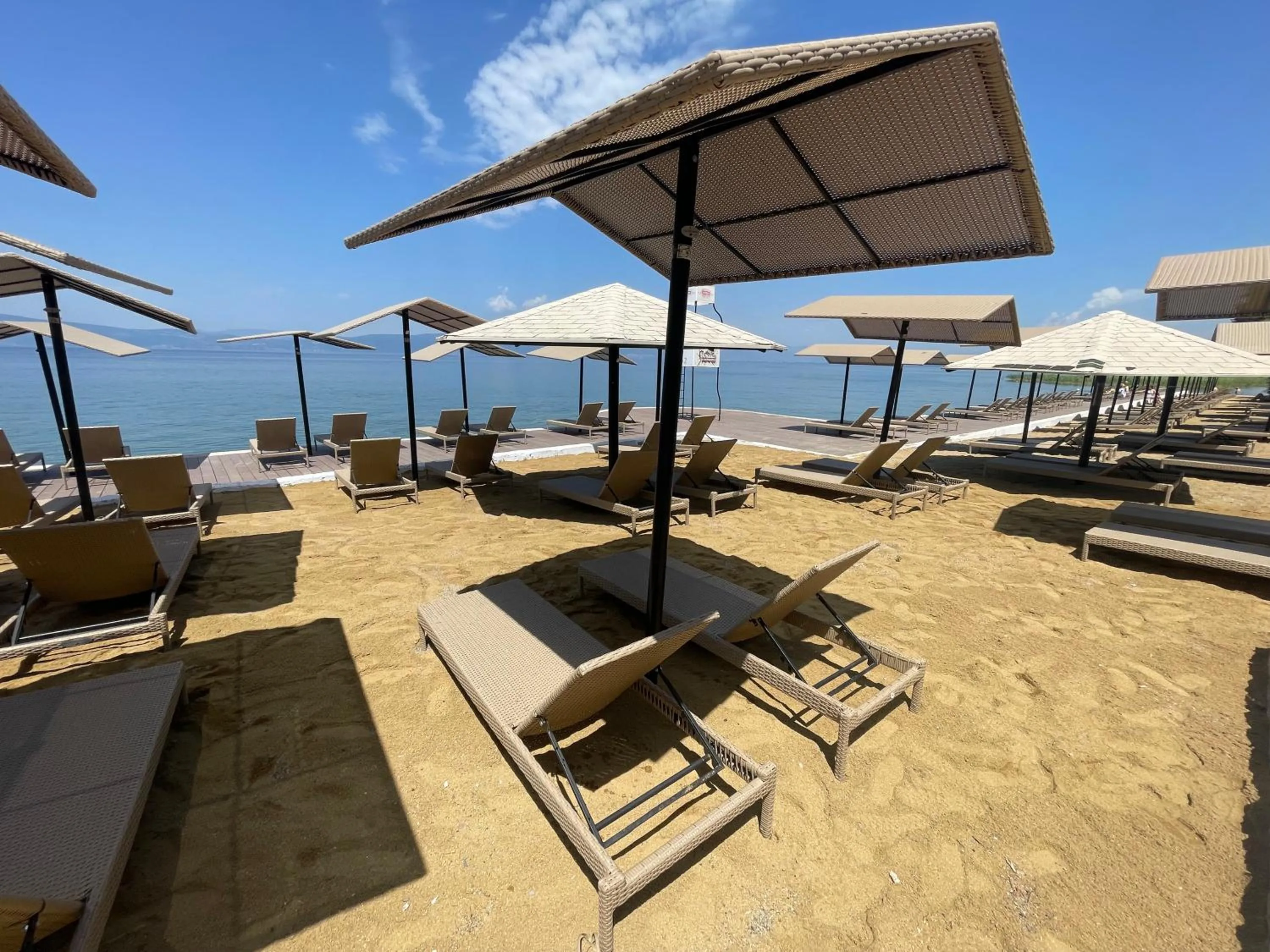 Beach in Hotel Metropol – Metropol Lake Resort