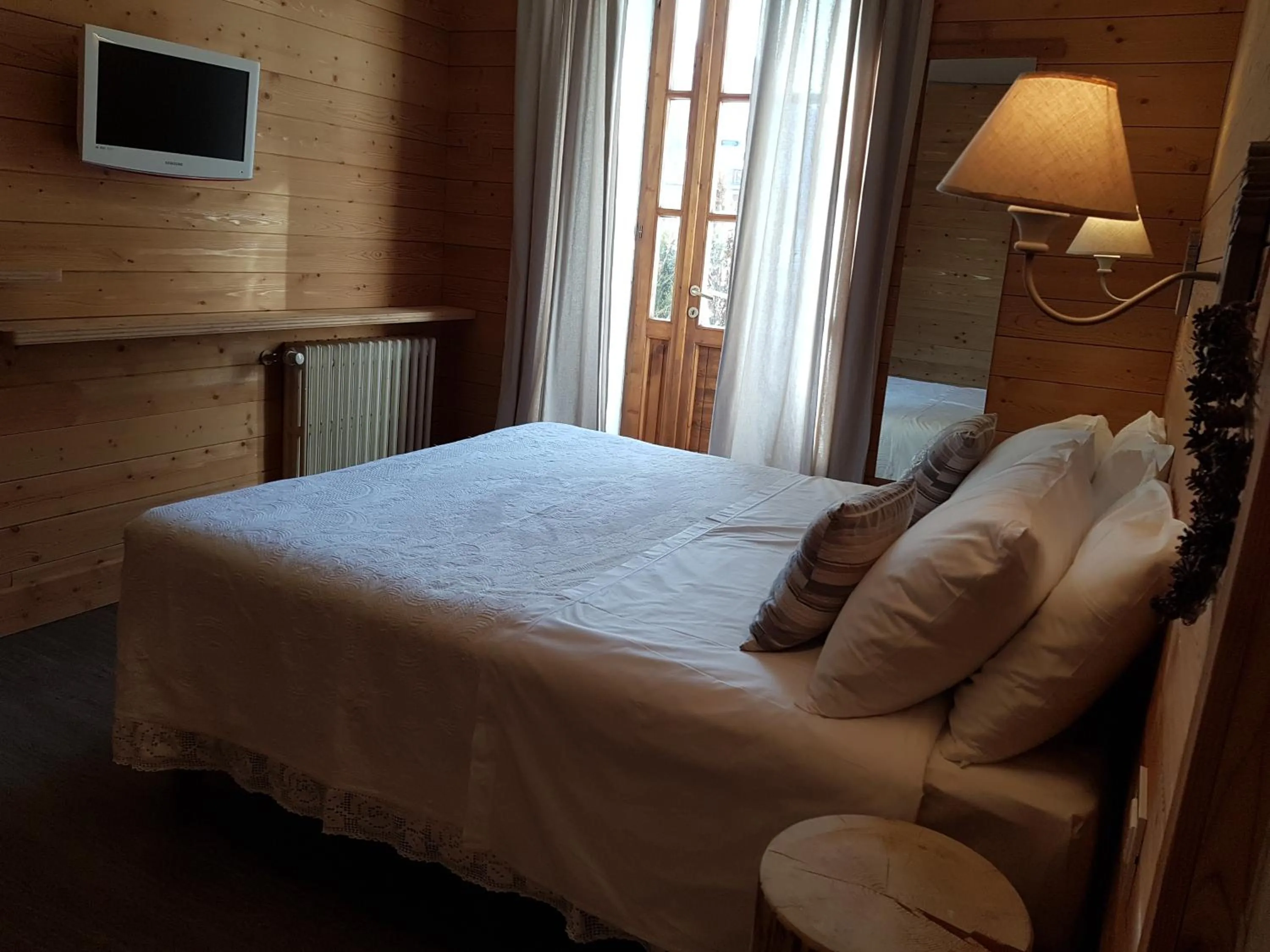 Bed in Hotel Pedretti